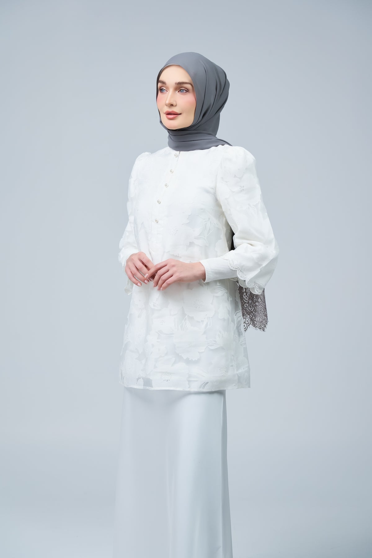 HoodX Lace in Deep Grey