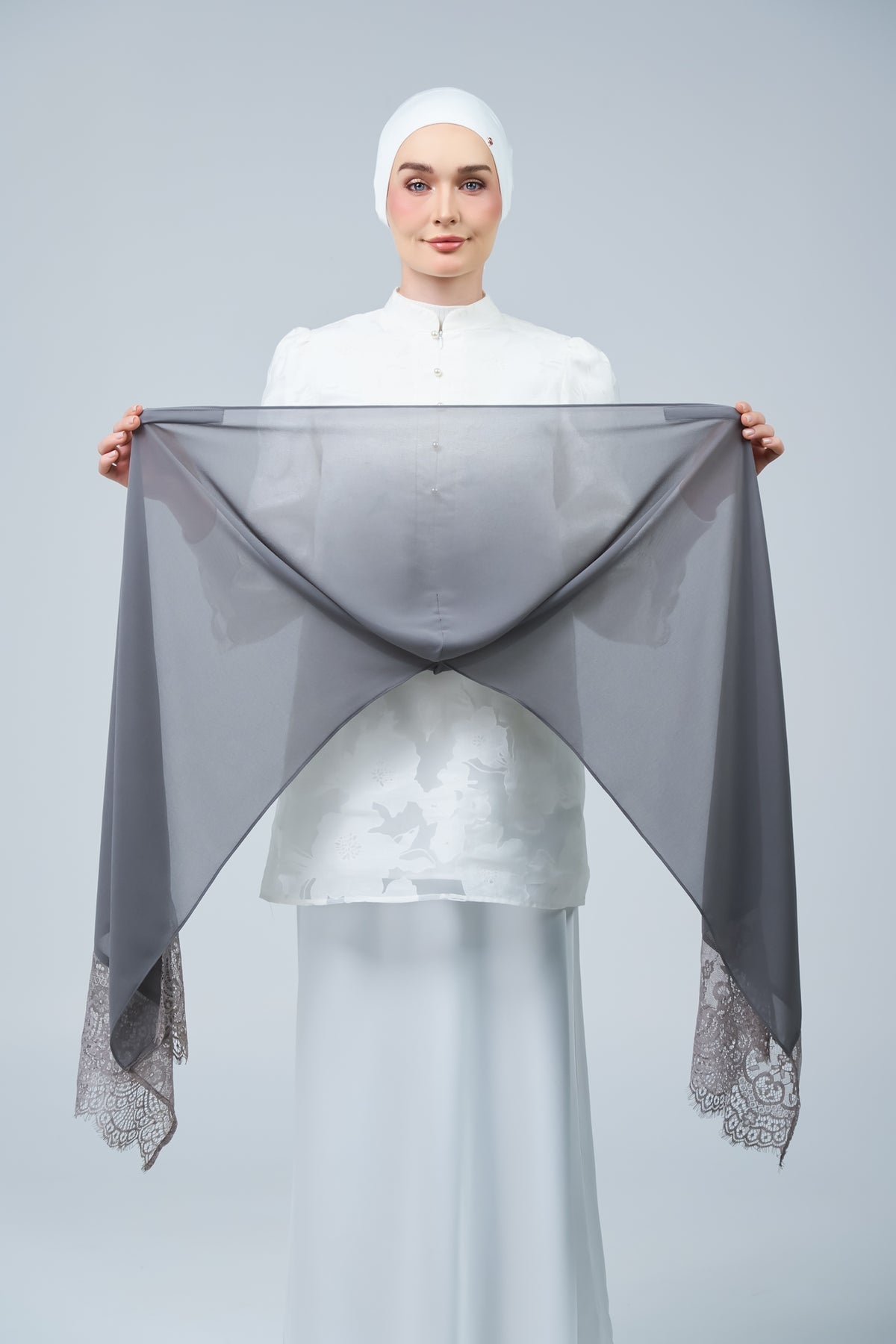 HoodX Lace in Deep Grey