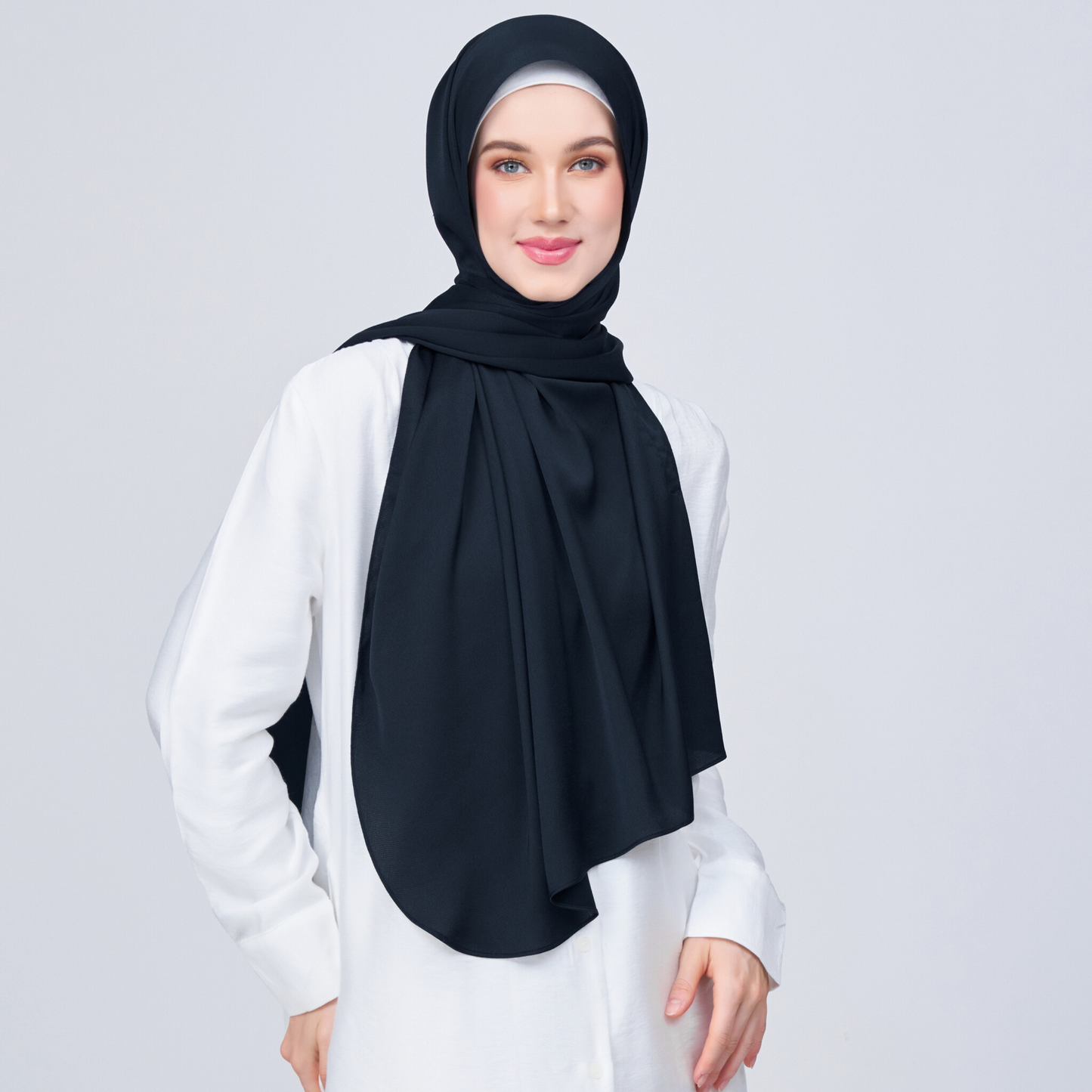 Instant Tag n' Go Shawl | Satin Bulle in Pitch Black