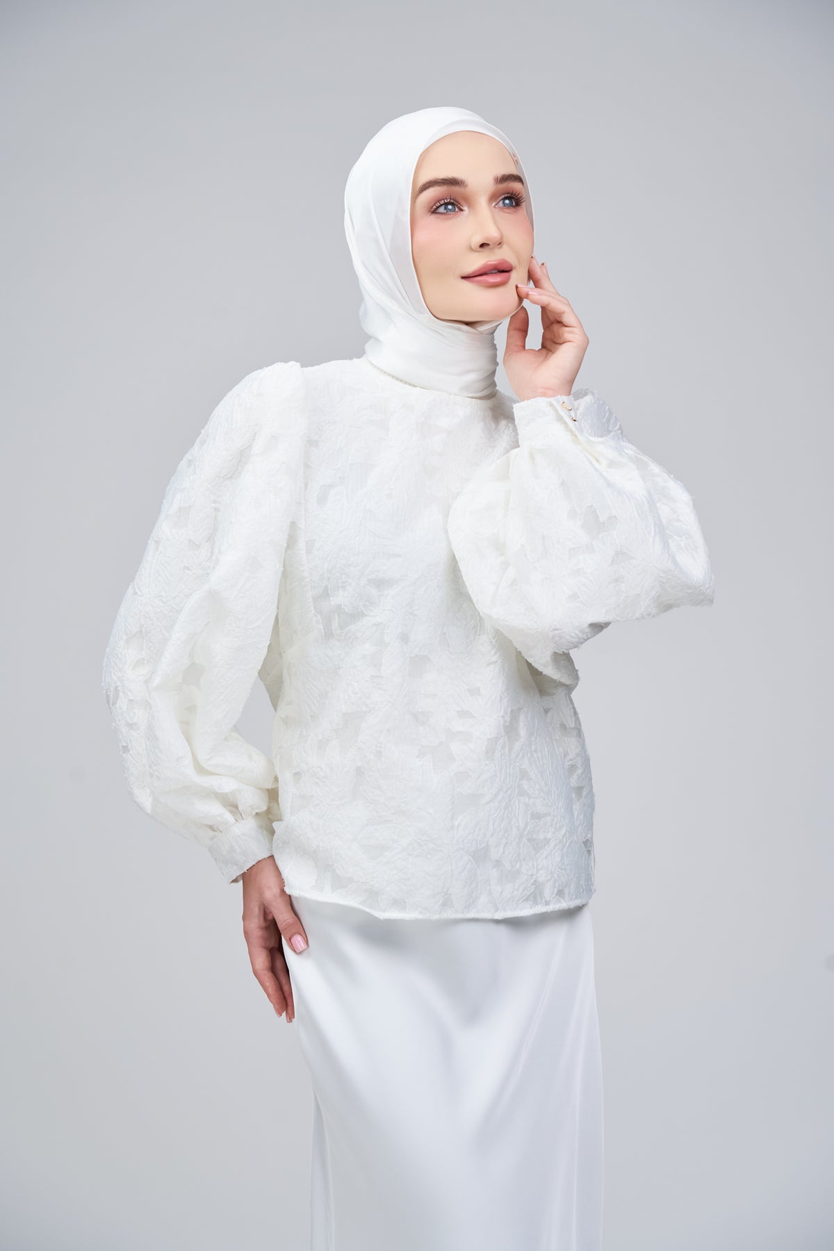 HoodX B.E in Bridal White