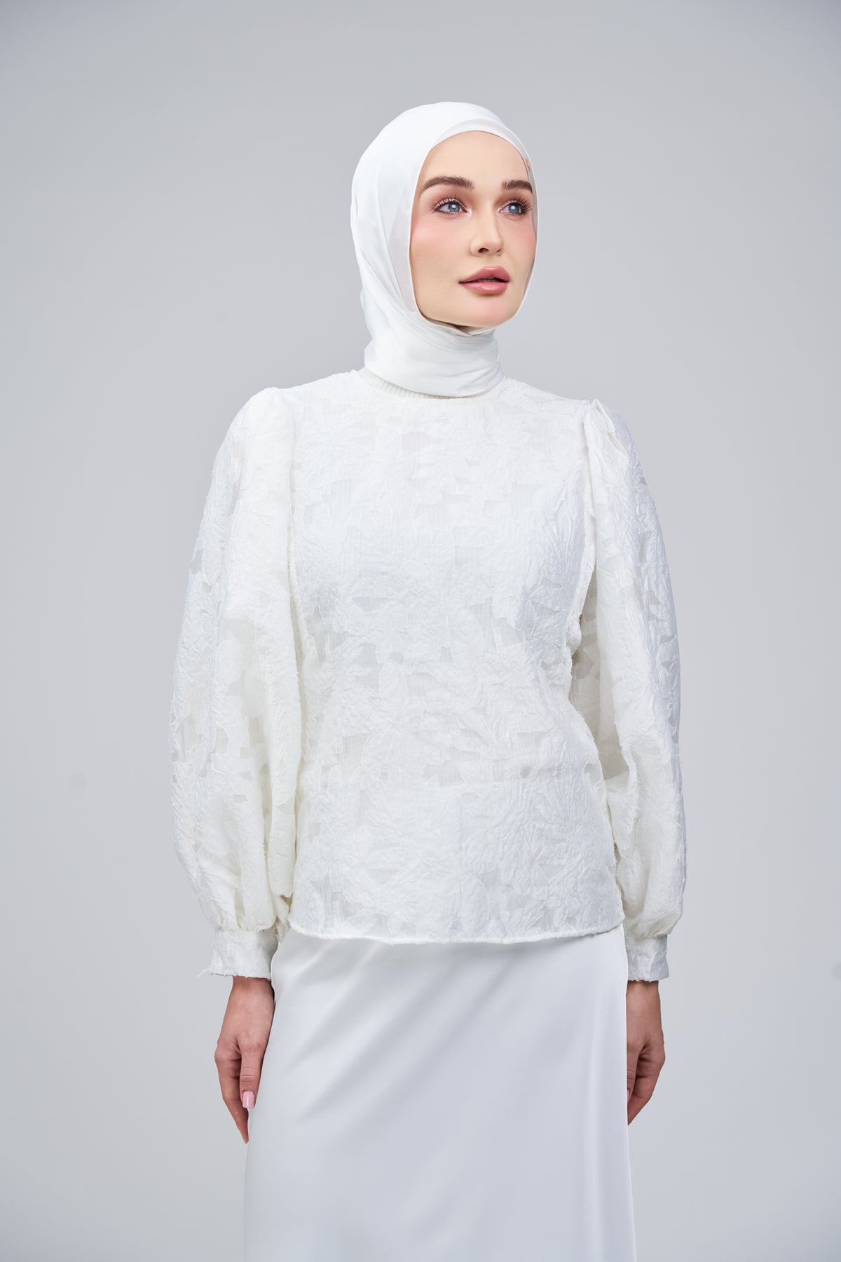 HoodX B.E in Bridal White