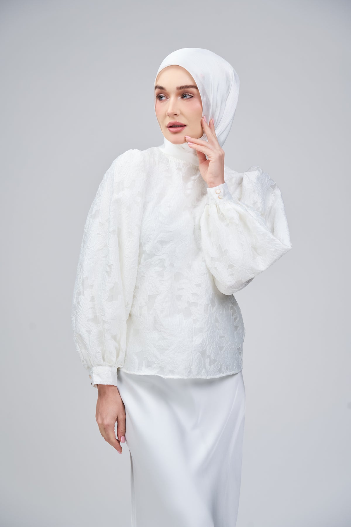 HoodX B.E in Bridal White