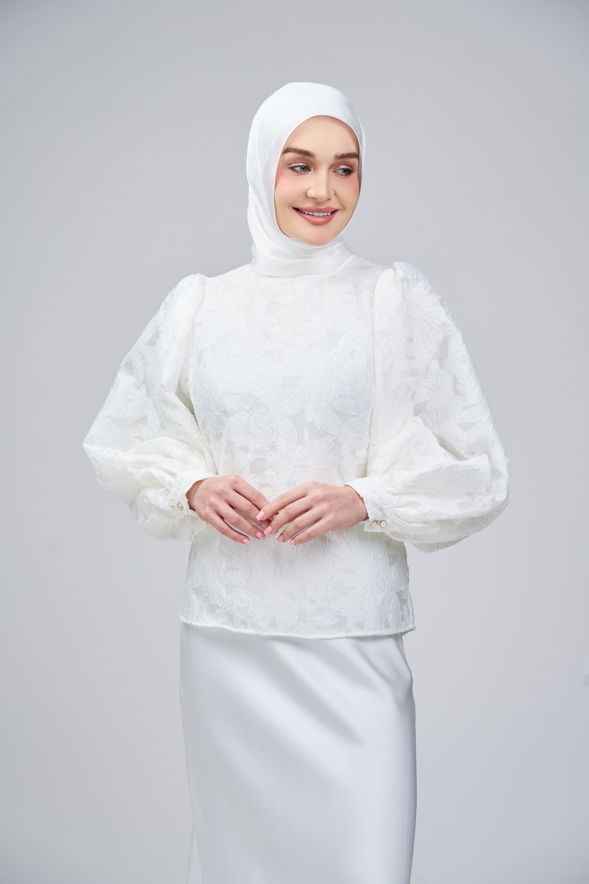 HoodX B.E in Bridal White