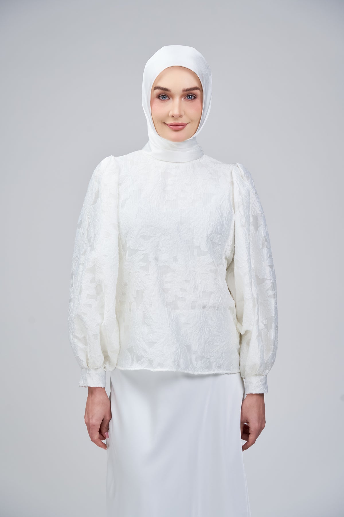 HoodX B.E in Bridal White