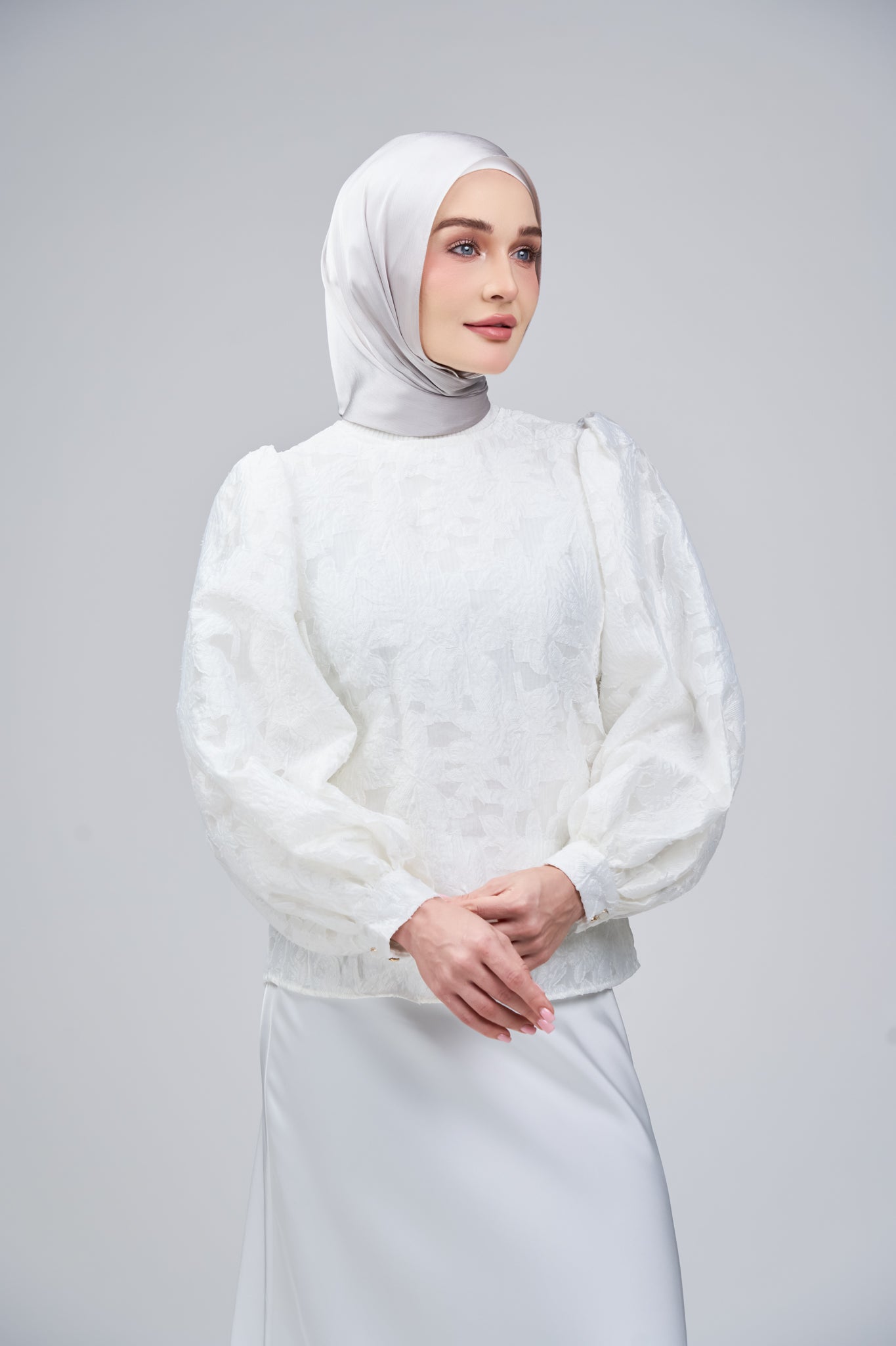 HoodX B.E in Silver Taupe