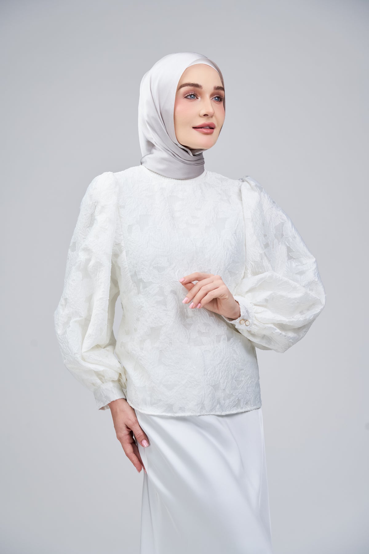 HoodX B.E in Silver Taupe