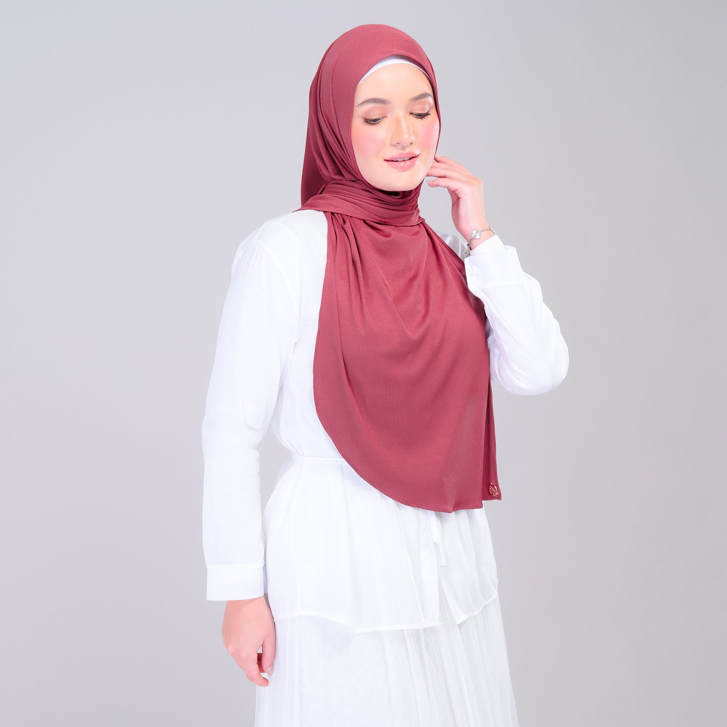 Instant Tag n' Go Shawl | Ribbed Jersey in Deep Raspberry