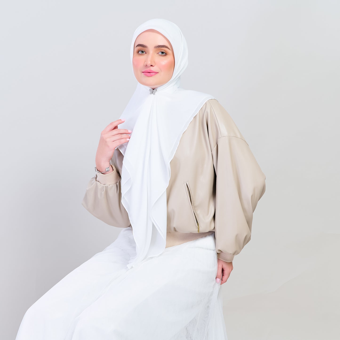 Bawal Dian in Bridal White