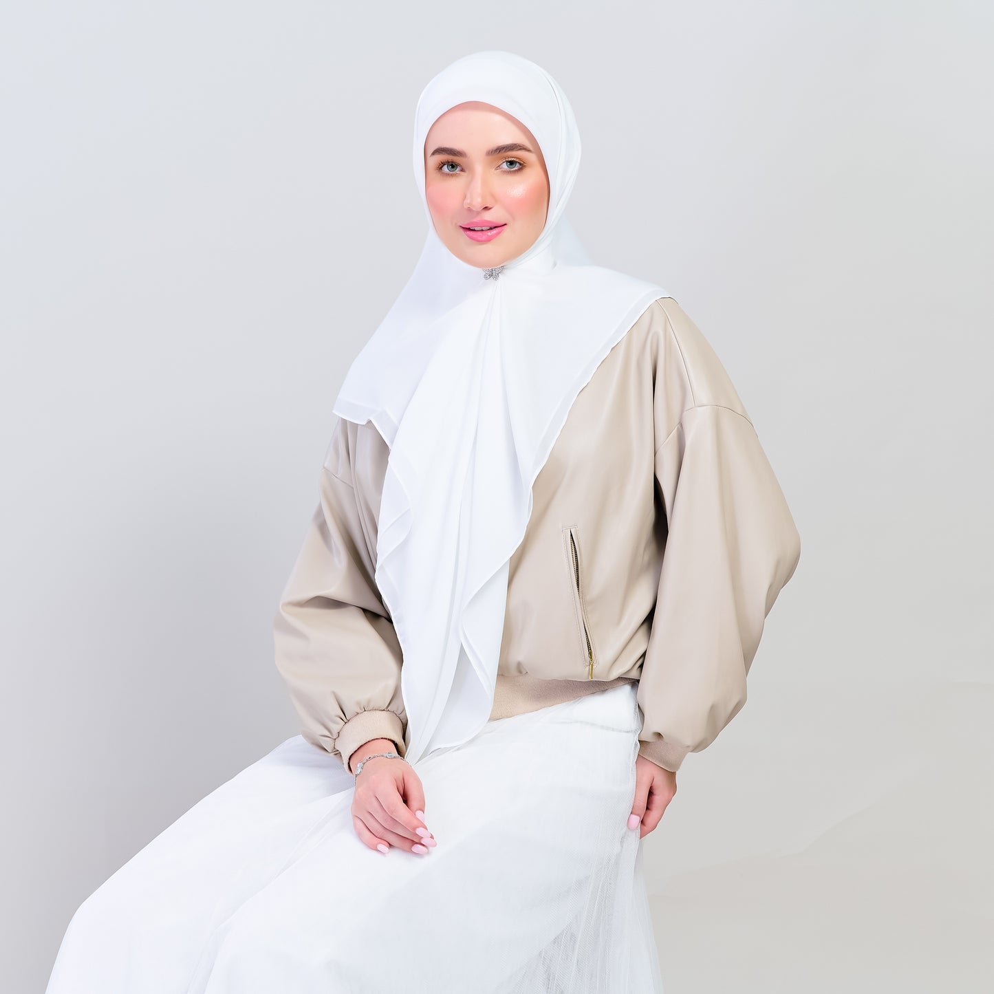 Bawal Dian in Bridal White