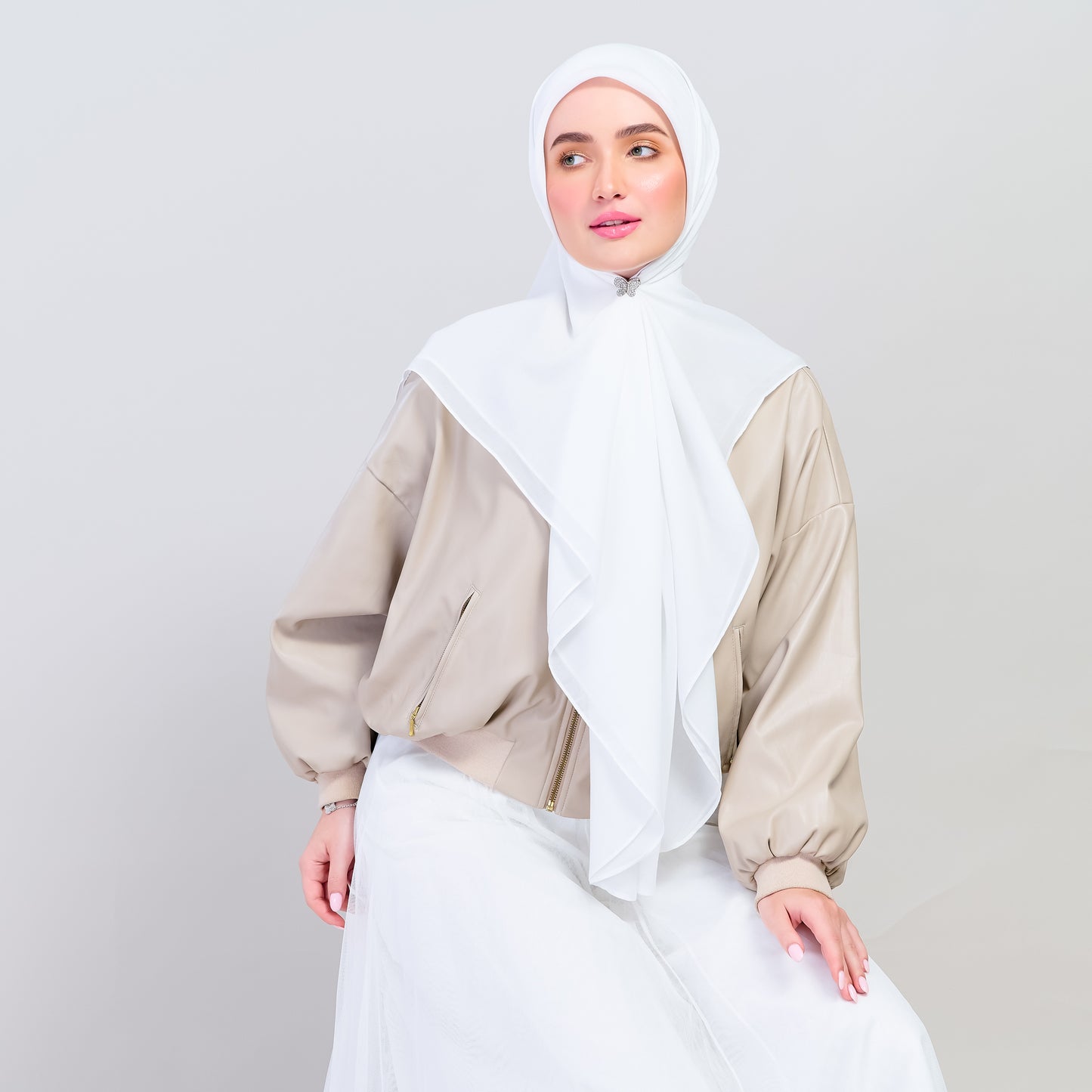 Bawal Dian in Bridal White