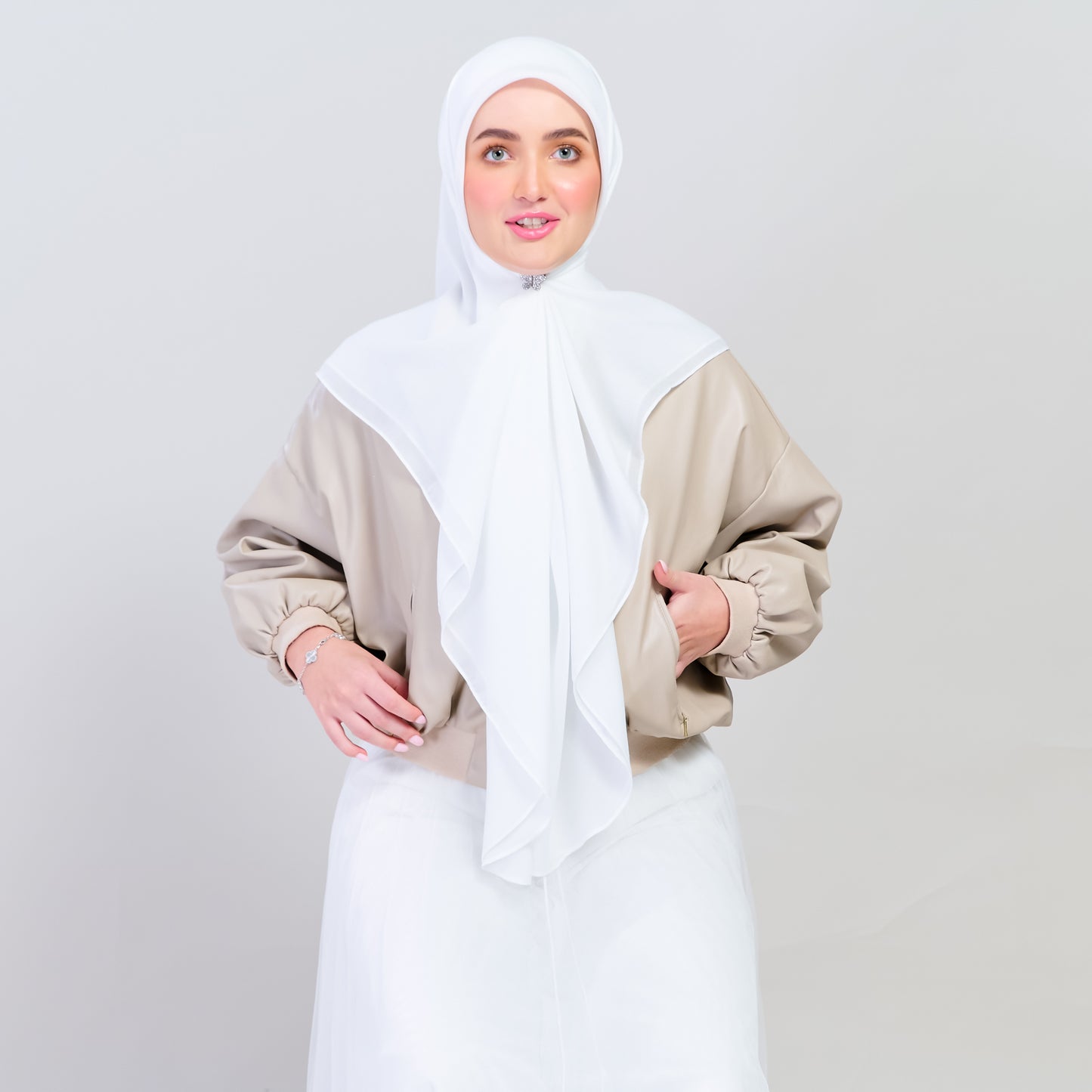 Bawal Dian in Bridal White