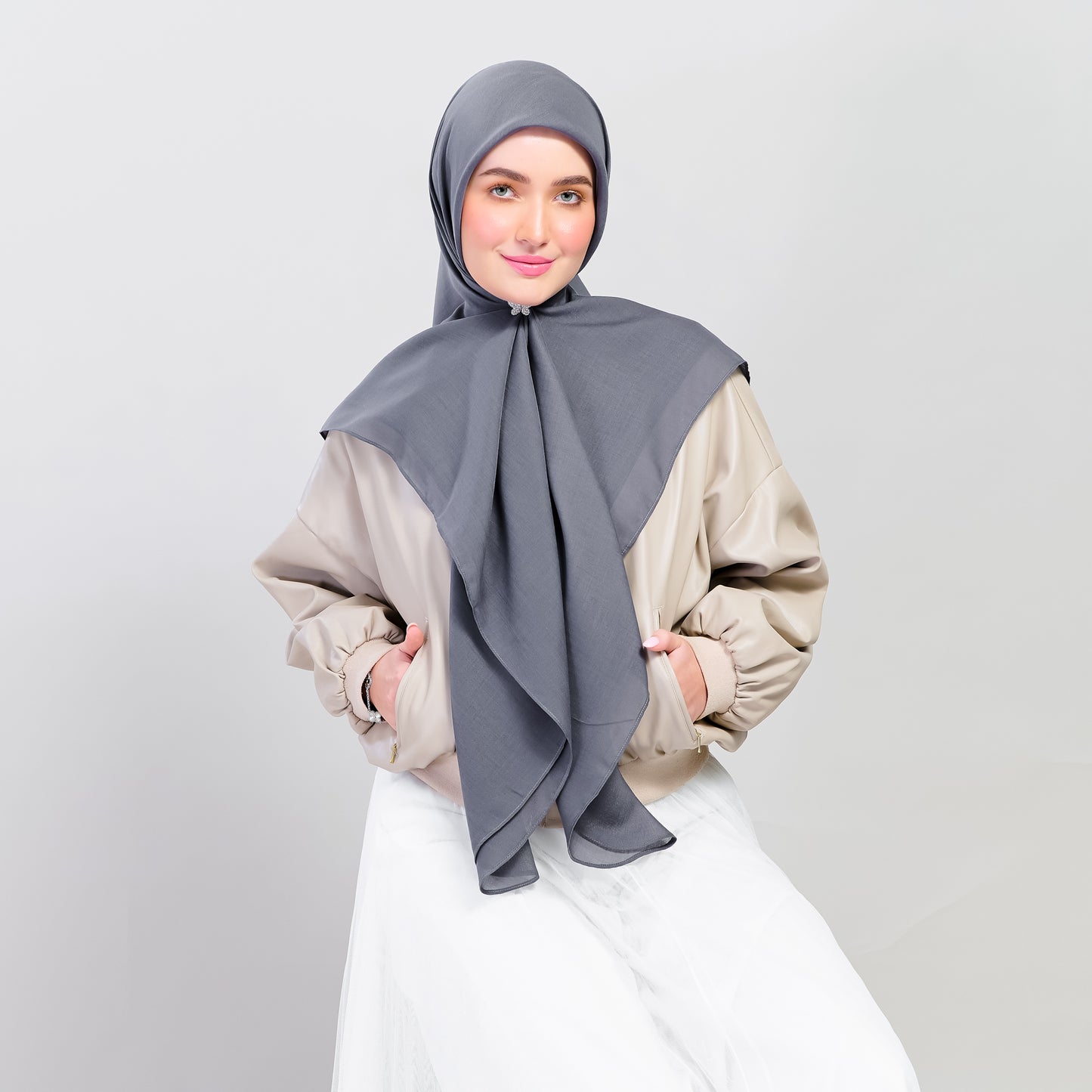 Bawal Dian in Dark Grey