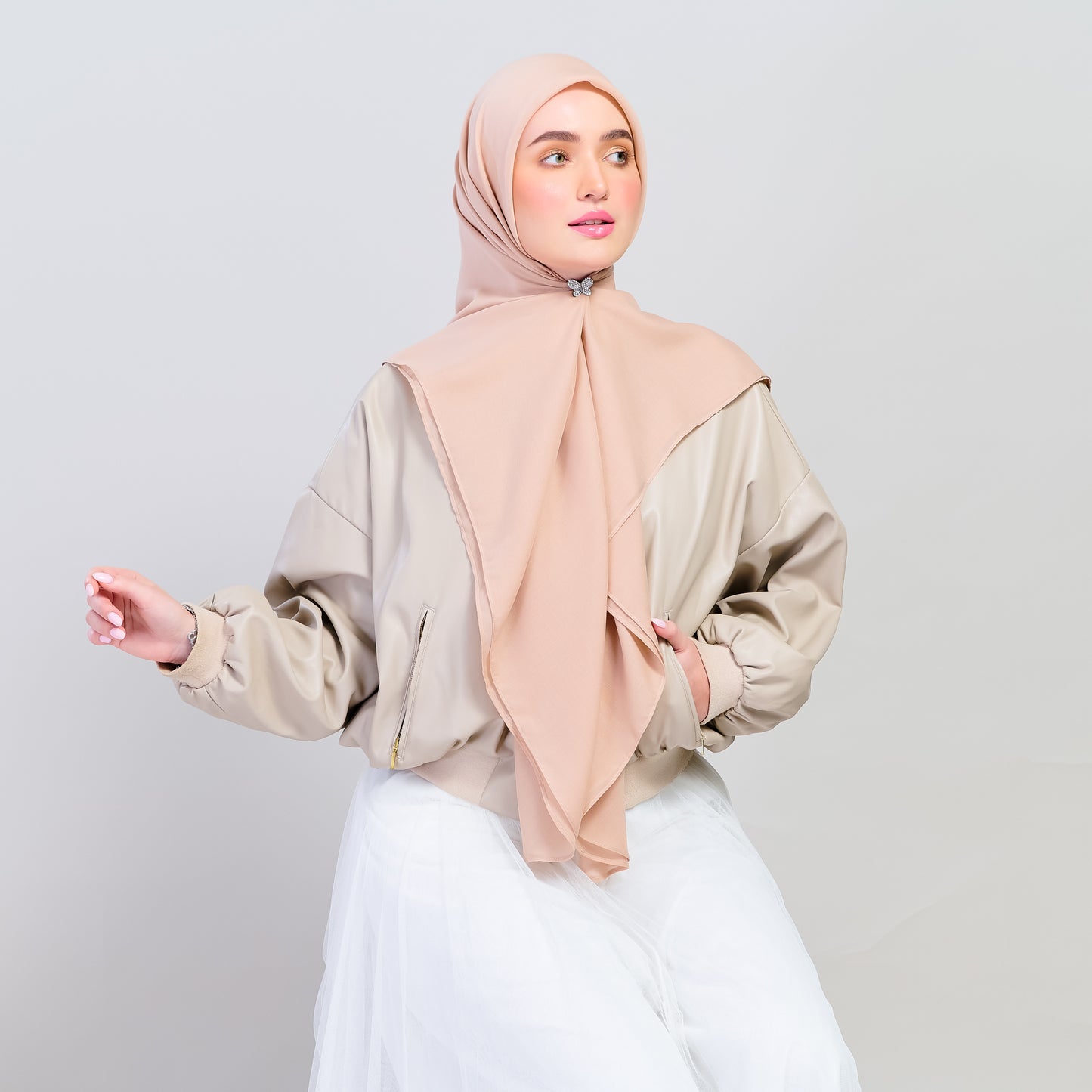 Bawal Dian in Warm Nude
