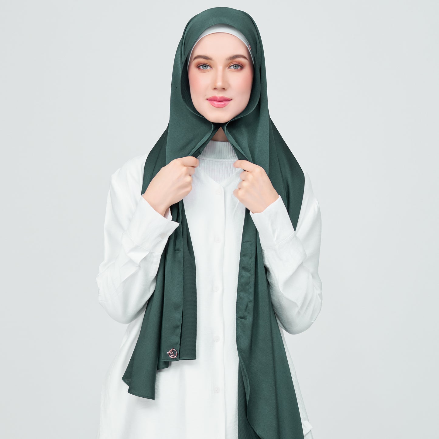 Instant Tag n' Go Shawl | Satin Bulle in Emerald Green