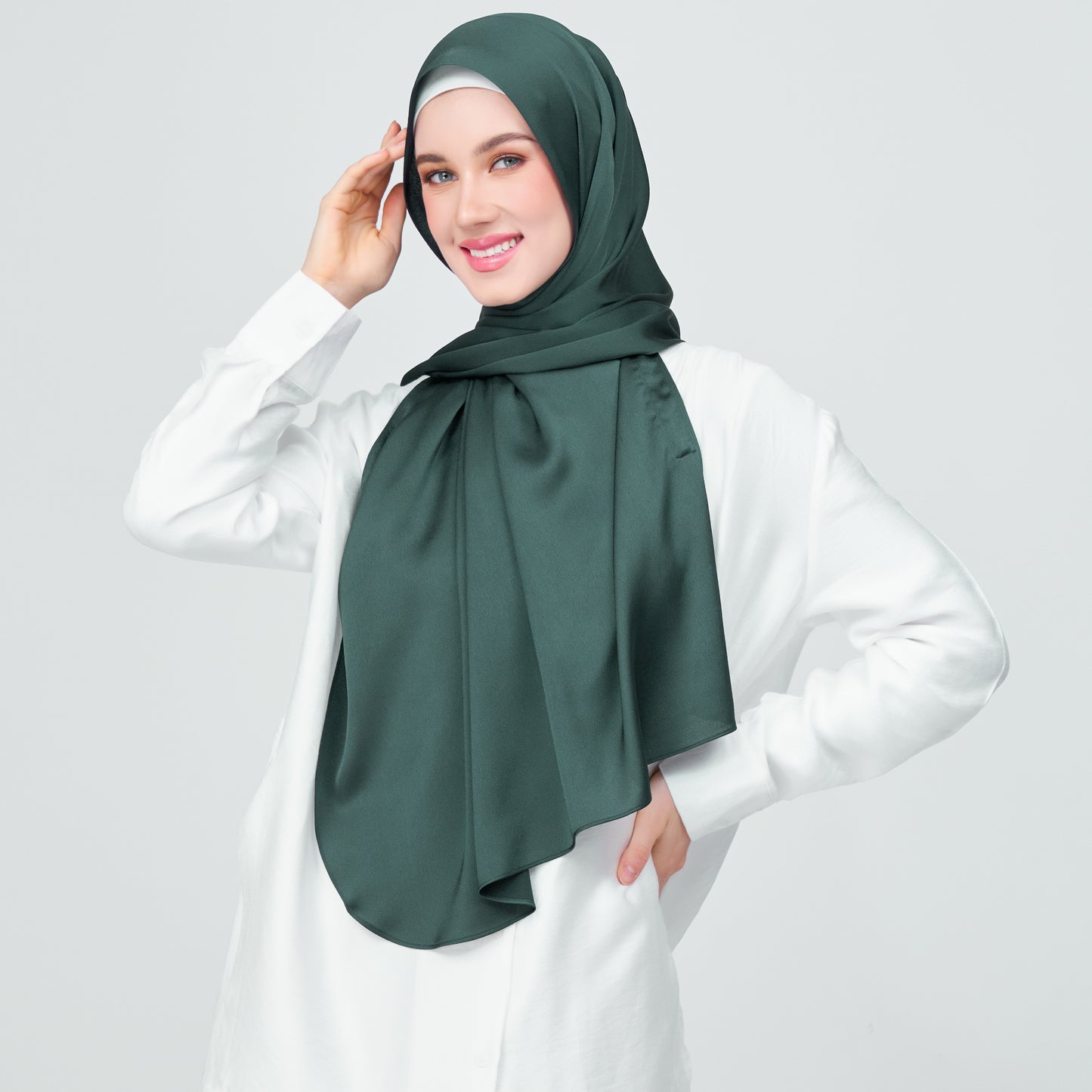 Instant Tag n' Go Shawl | Satin Bulle in Emerald Green