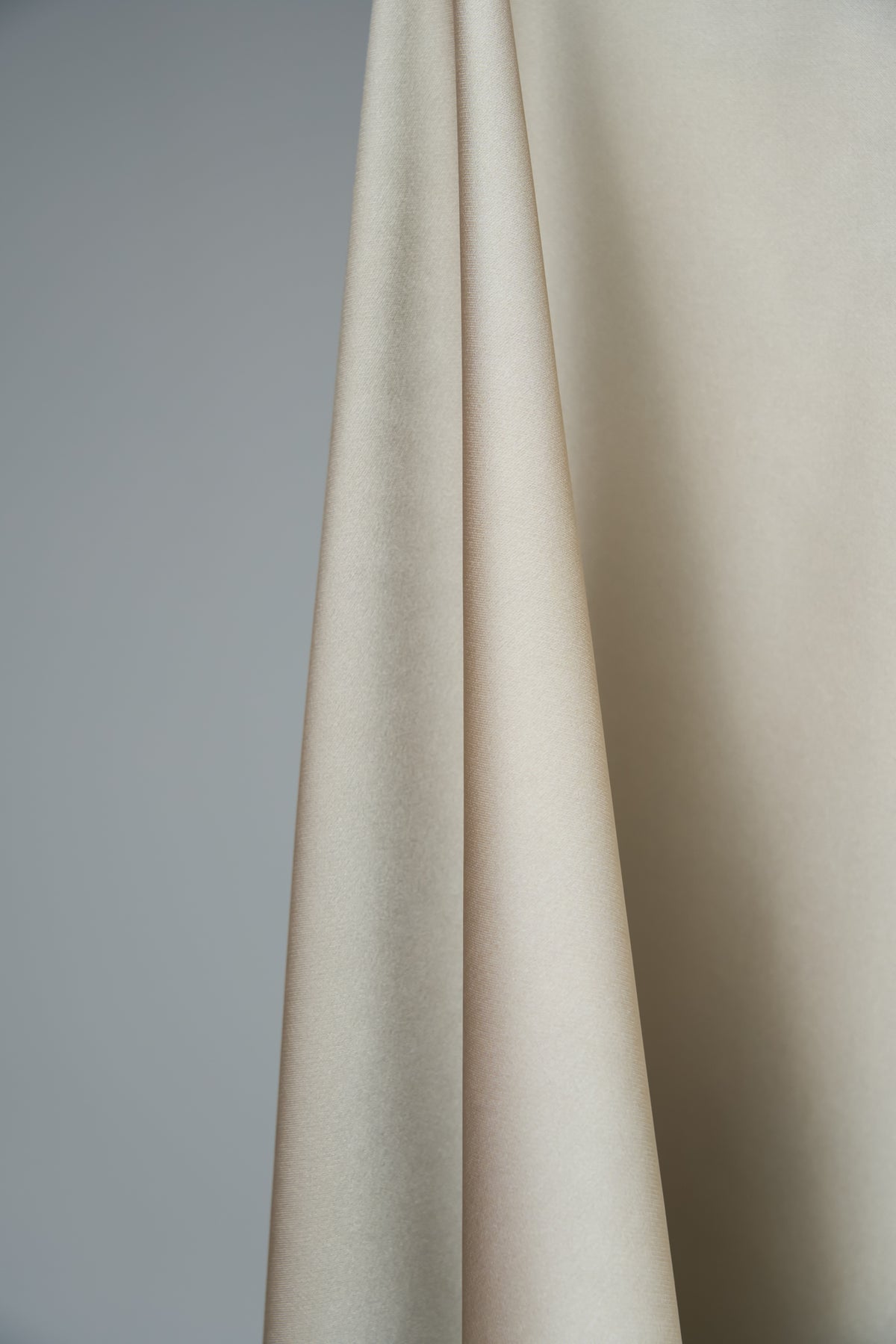 FlowX | Armani Silk in Silver Taupe