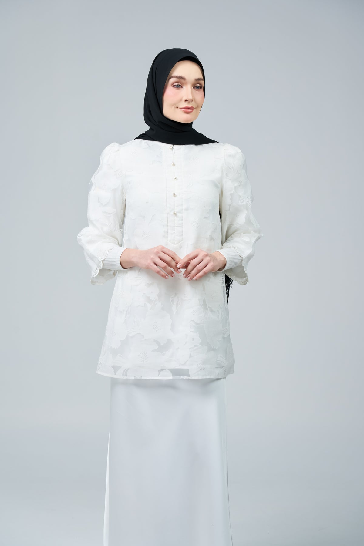 HoodX Lace in Classic Black