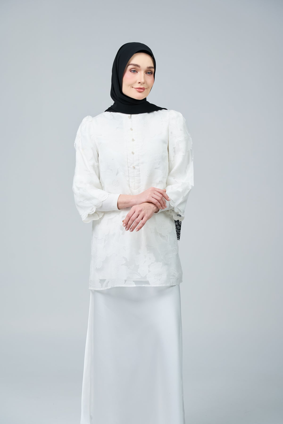HoodX Lace in Classic Black