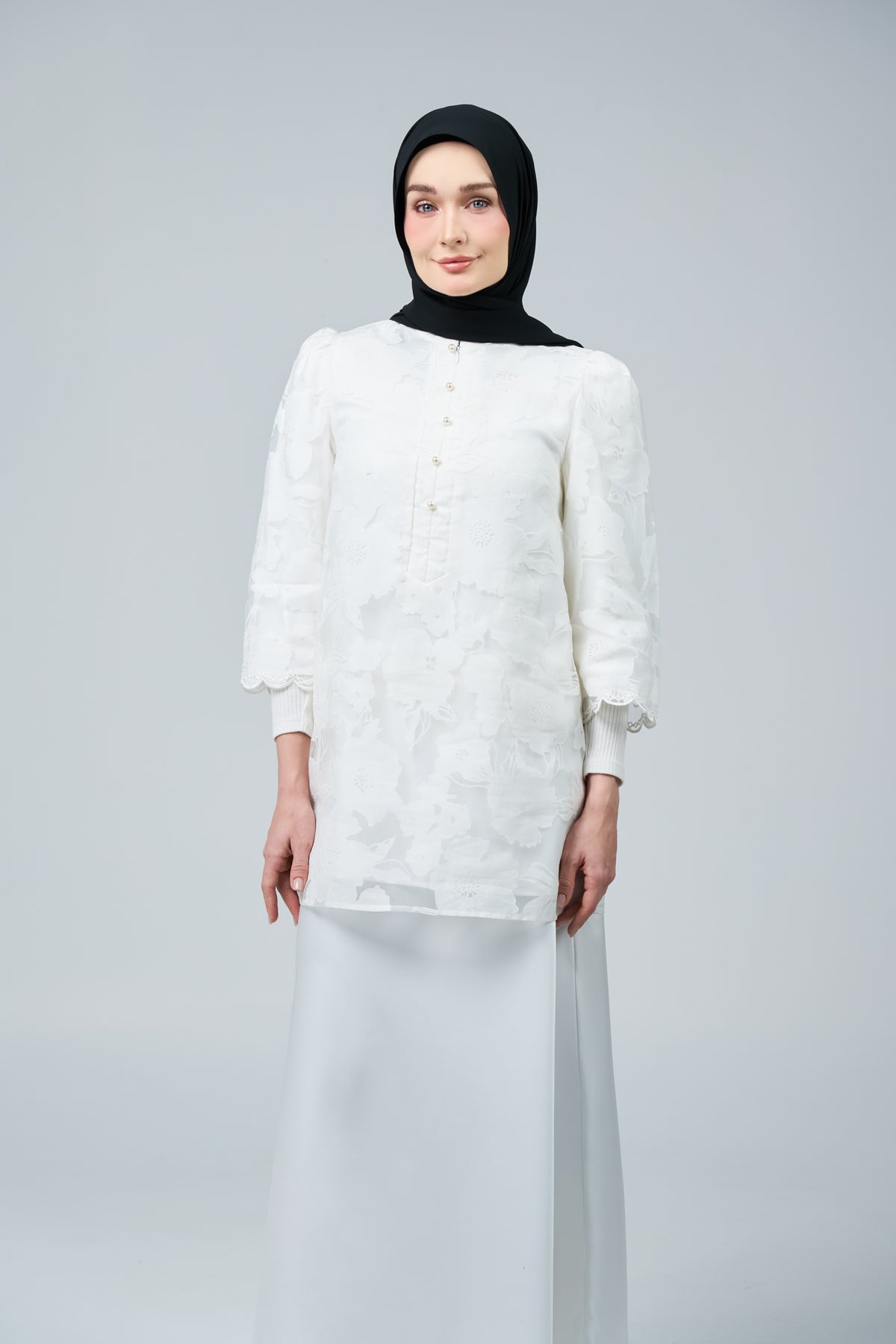 HoodX Lace in Classic Black