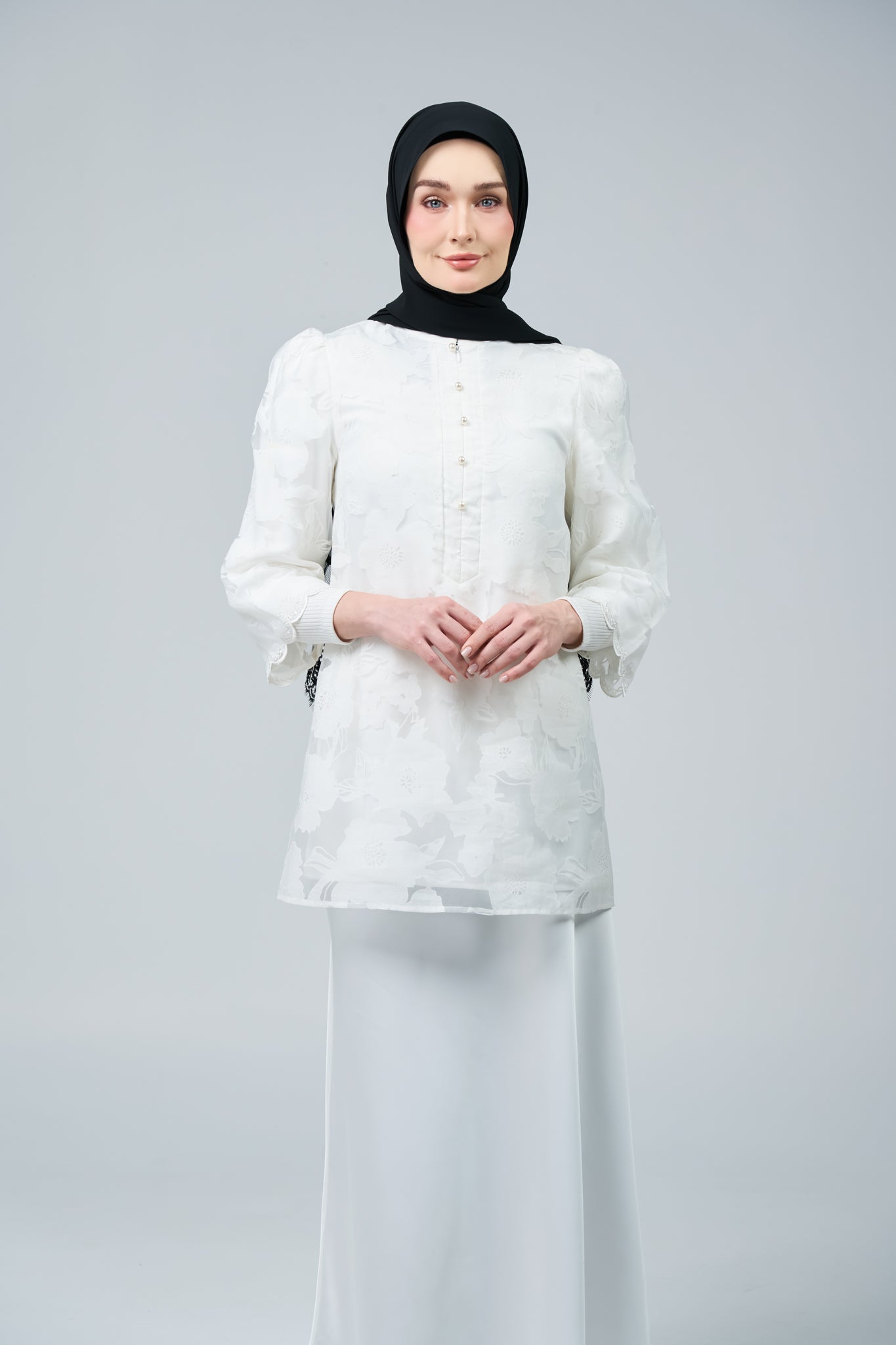 HoodX Lace in Classic Black