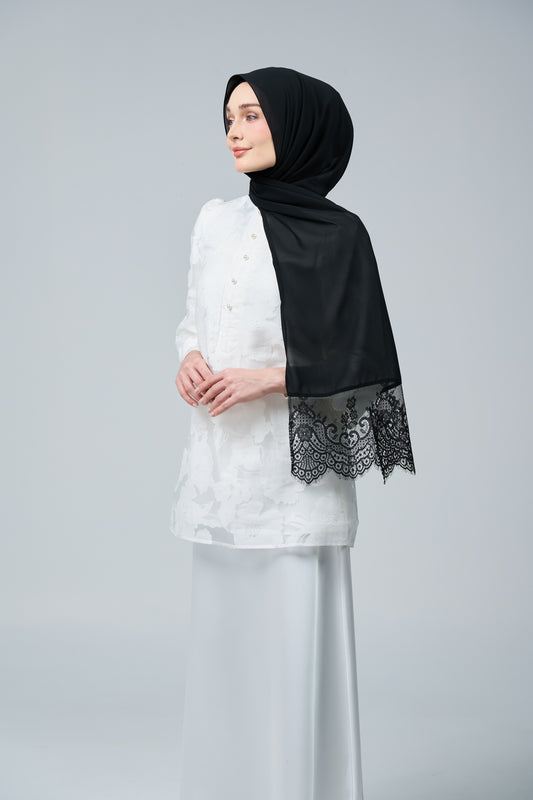 HoodX Lace in Classic Black