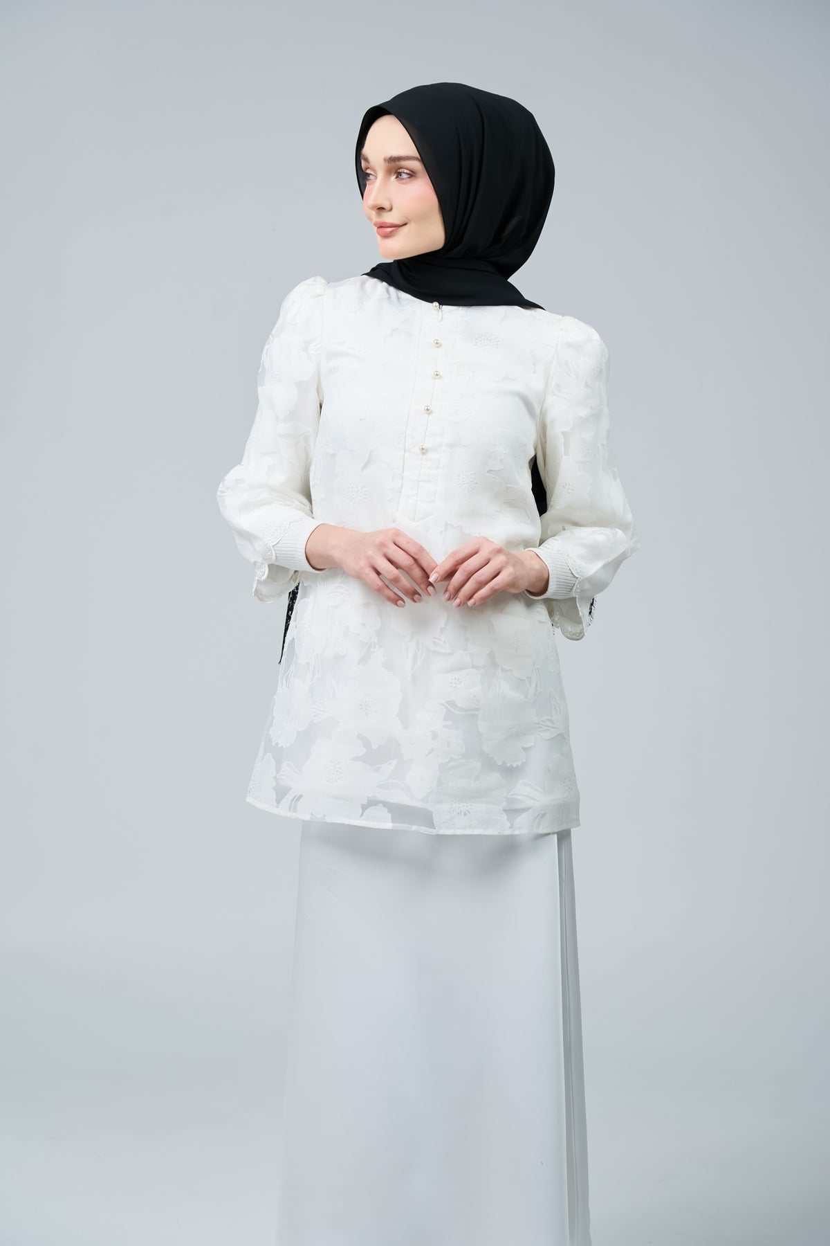HoodX Lace in Classic Black