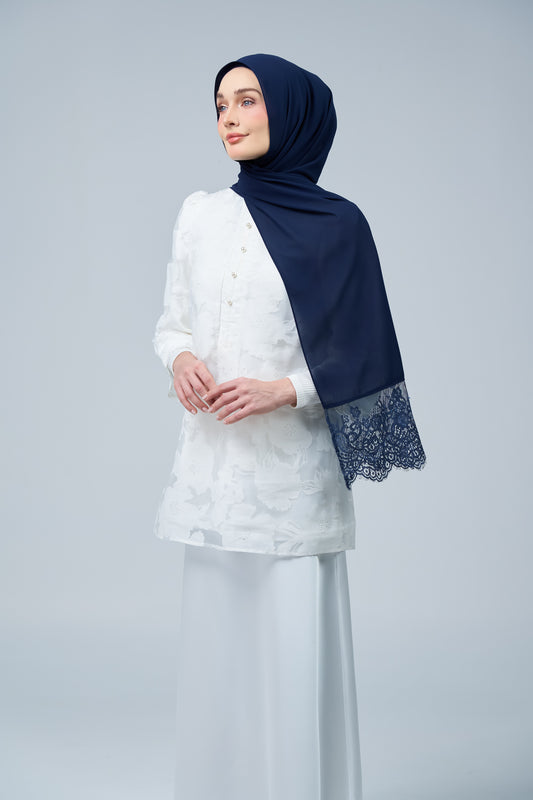 HoodX Lace in Navy