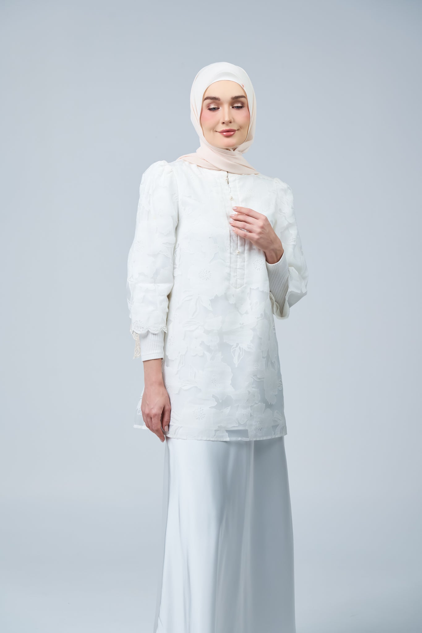 HoodX Lace in Light Nude