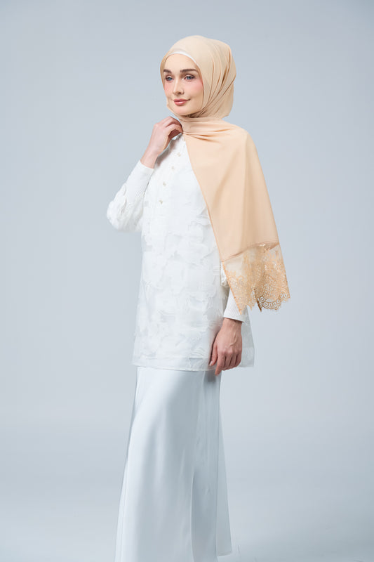 HoodX Lace in Warm Nude