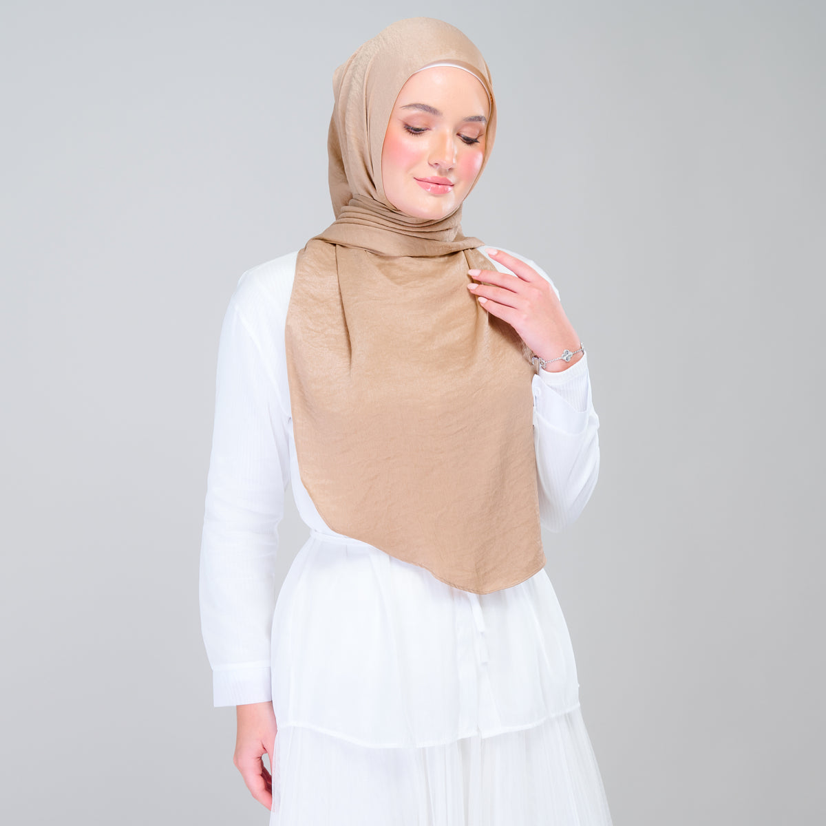 Instant Tag n' Go Shawl | Textured Silk in Caramel Latte