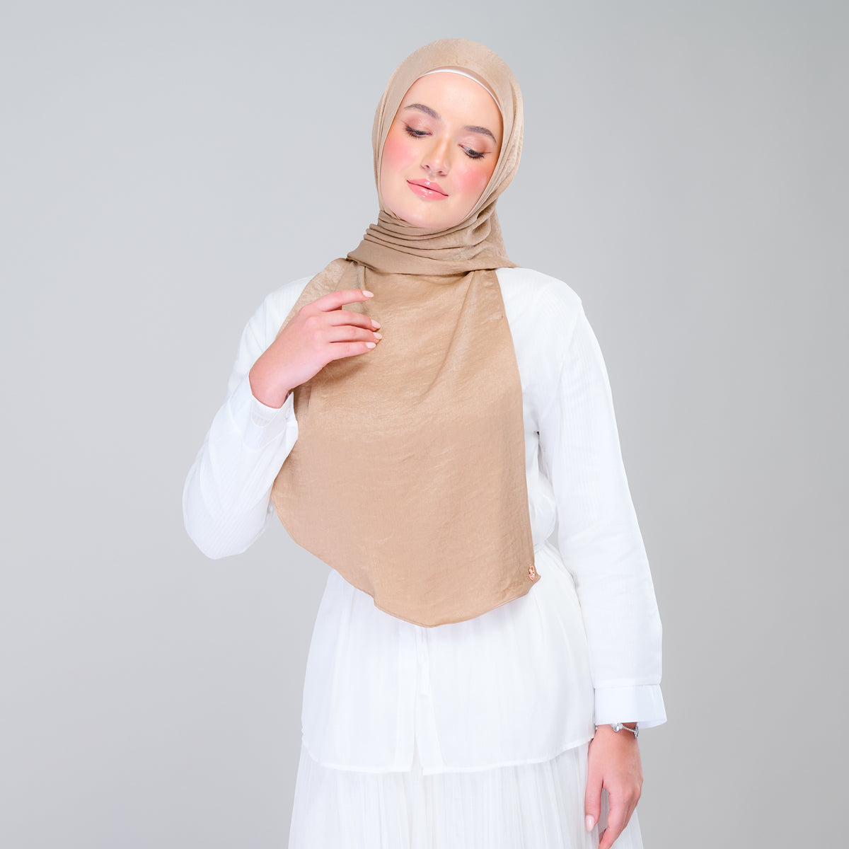 Instant Tag n' Go Shawl | Textured Silk in Caramel Latte