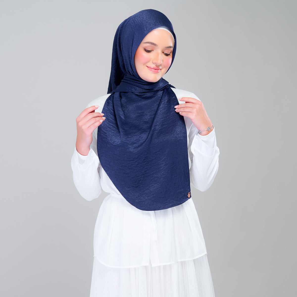 Instant Tag n' Go Shawl | Textured Silk in Navy Blue