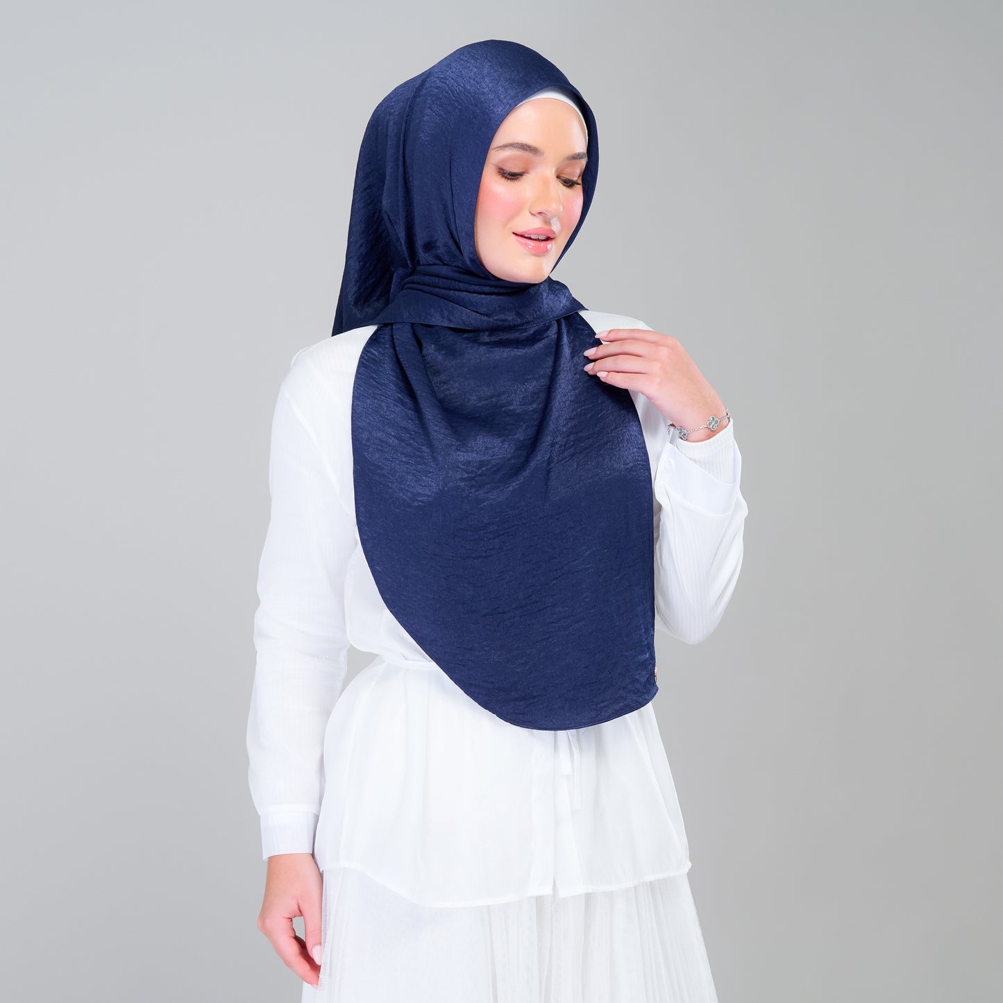 Instant Tag n' Go Butterfly | Textured Silk in Navy Blue