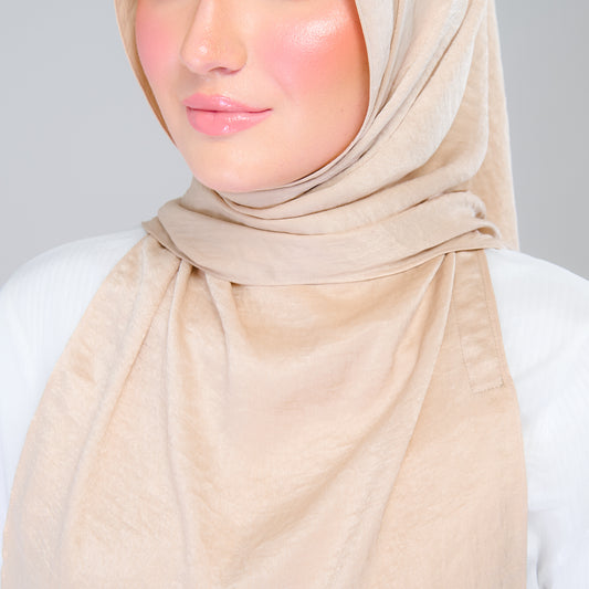 Instant Tag n' Go Shawl | Textured Silk in Nude Sand