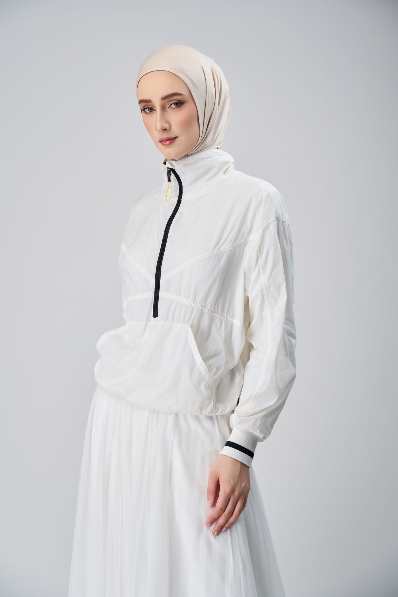 HoodX Lite in Light Sand