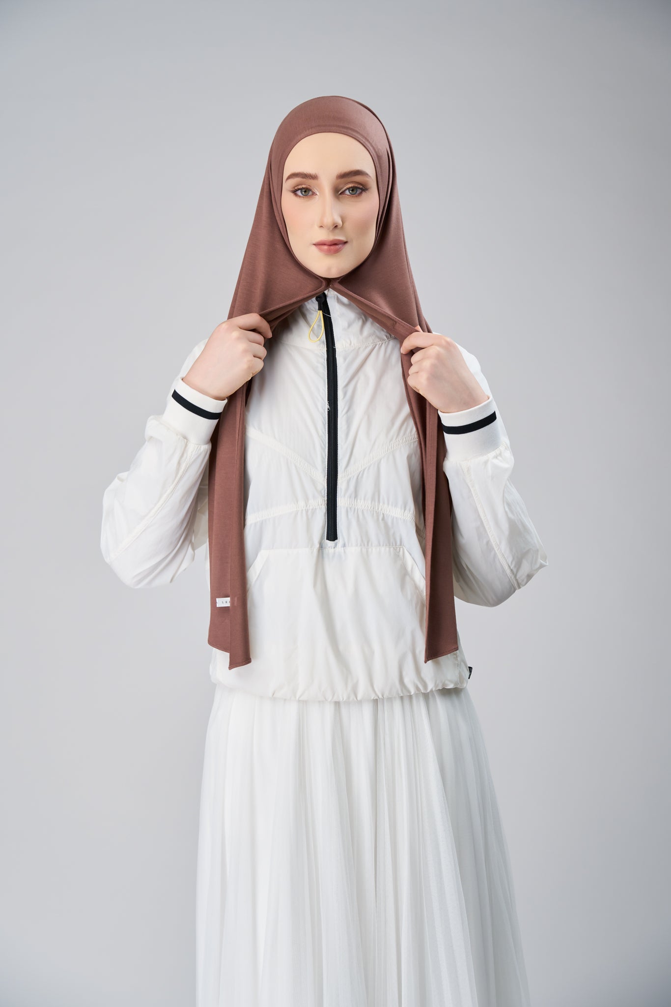 HoodX Lite in Medium Truffle