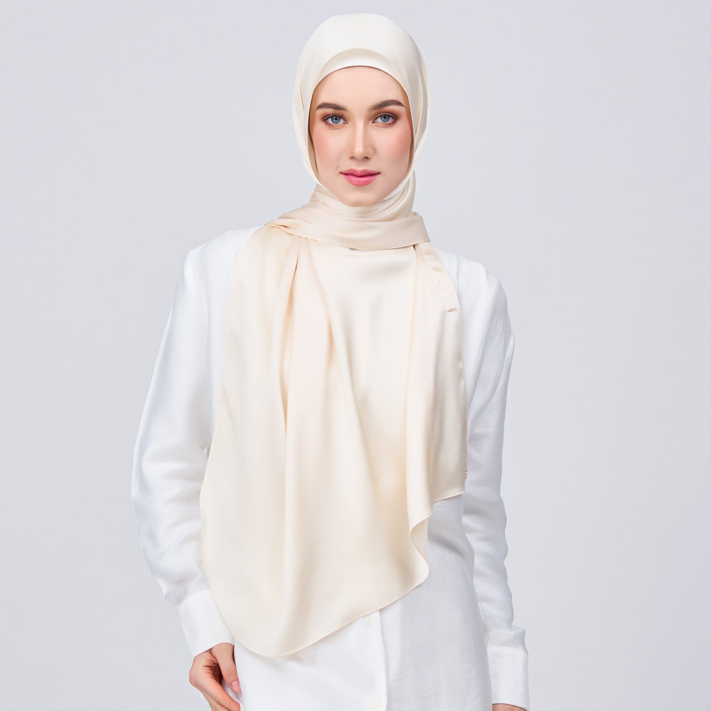 Instant Tag n' Go Shawl | Satin Bulle in Bridal Cream