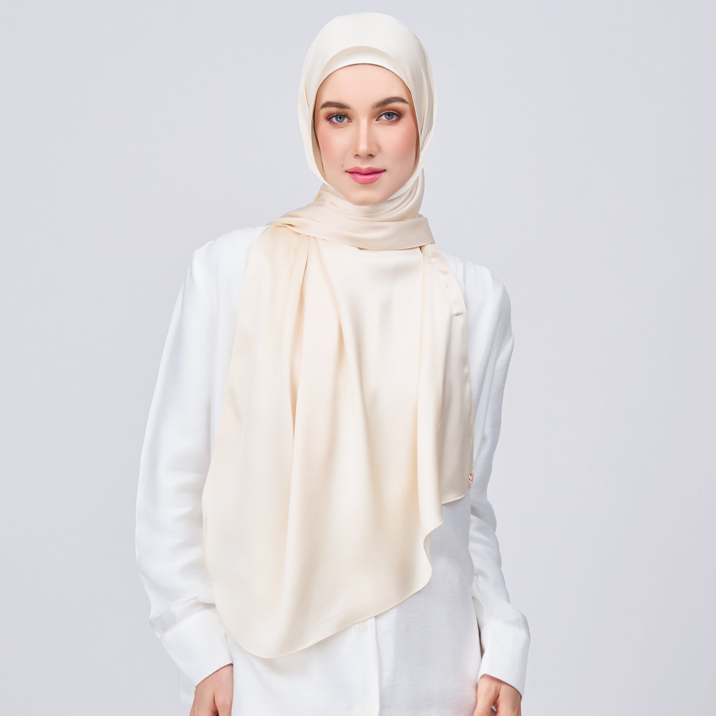 Instant Tag n' Go Shawl | Satin Bulle in Bridal Cream