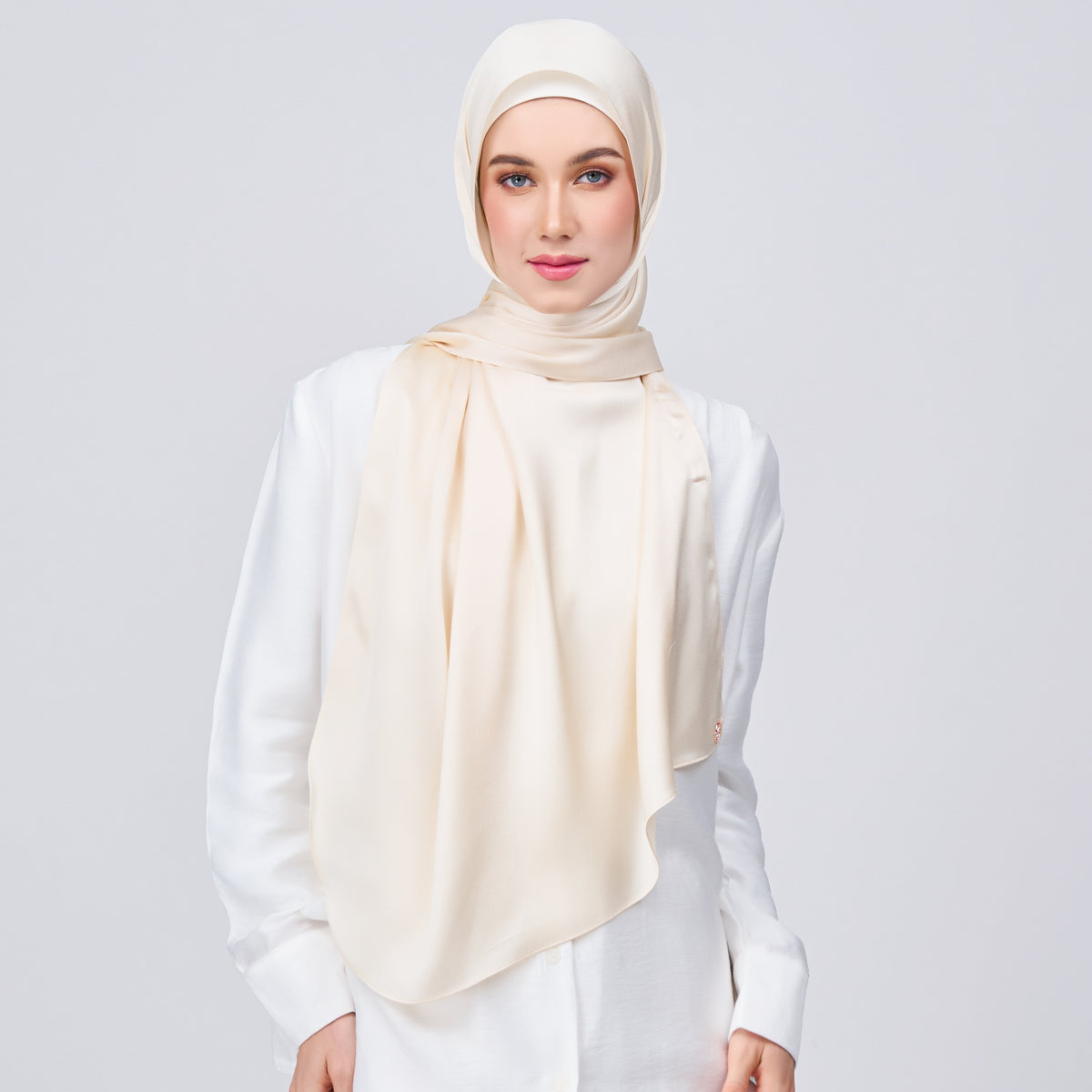 Instant Tag n' Go Shawl | Satin Bulle in Bridal Cream