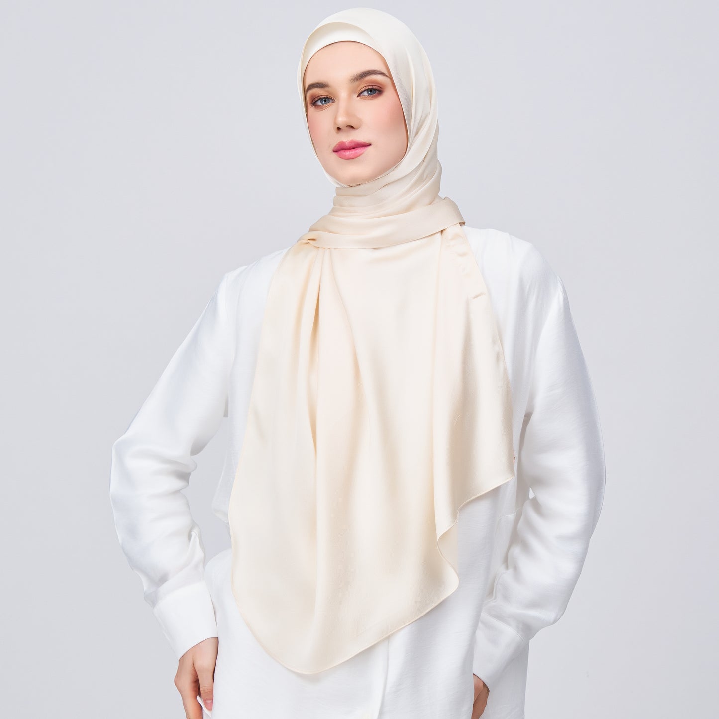 Instant Tag n' Go Shawl | Satin Bulle in Bridal Cream