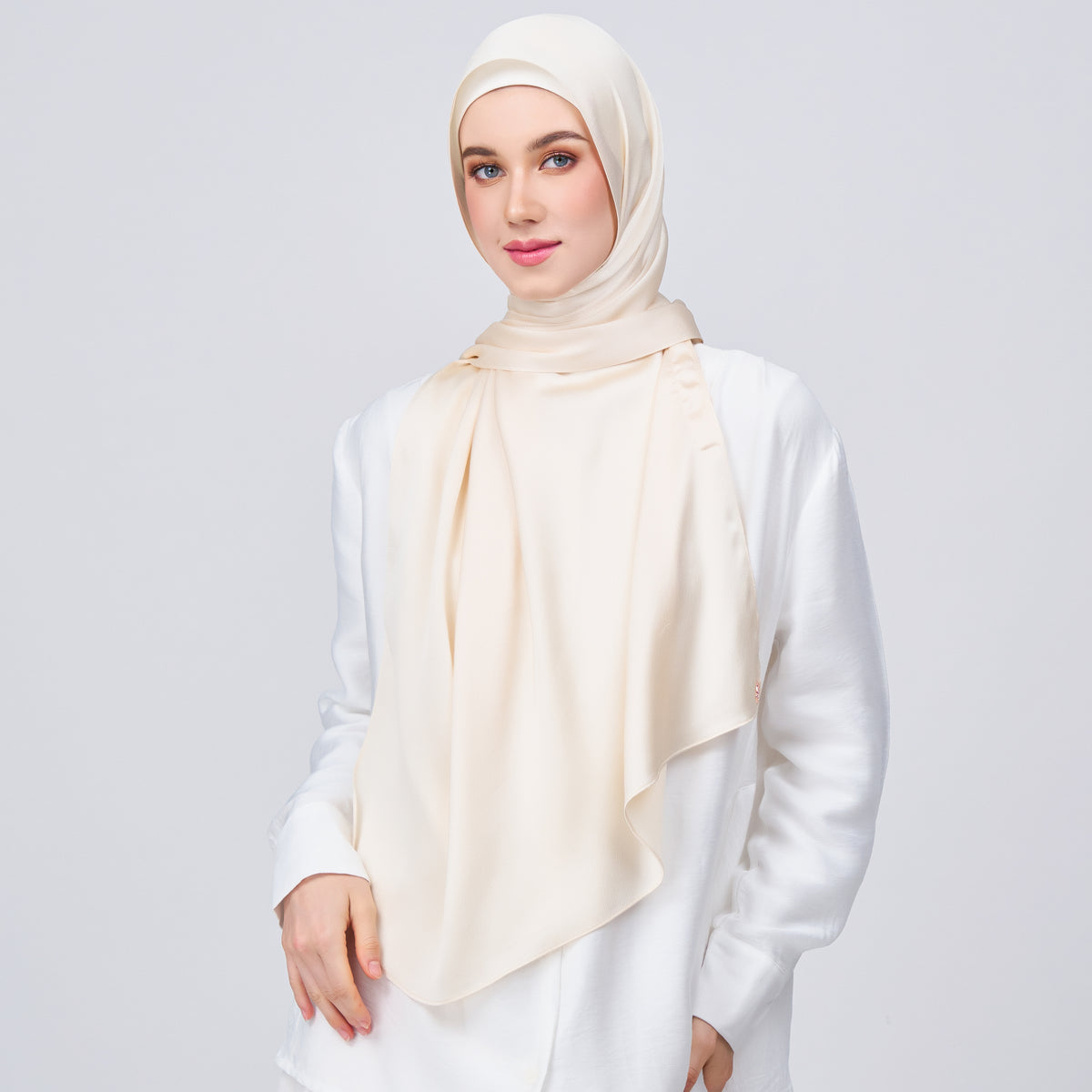 Instant Tag n' Go Shawl | Satin Bulle in Bridal Cream