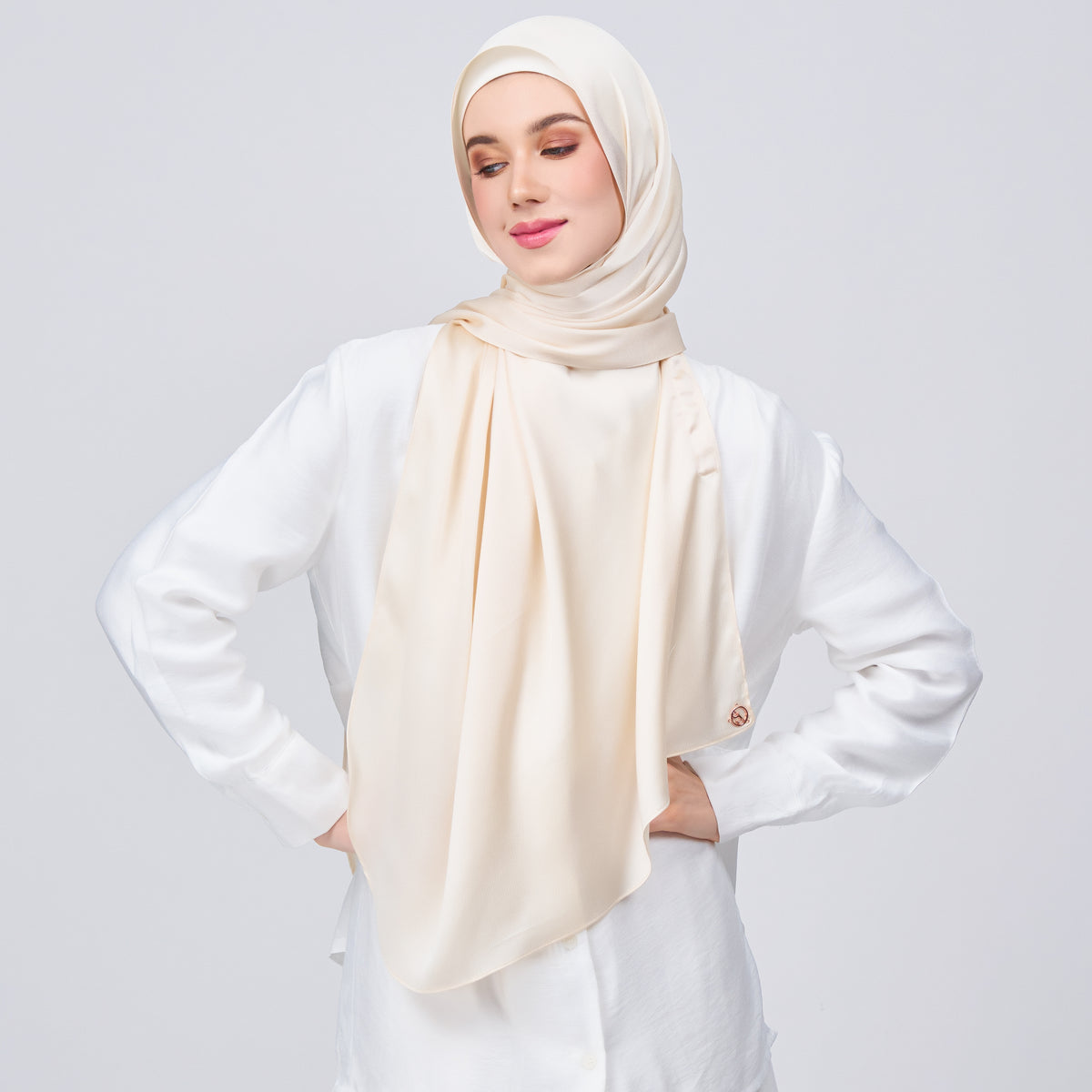 Instant Tag n' Go Shawl | Satin Bulle in Bridal Cream
