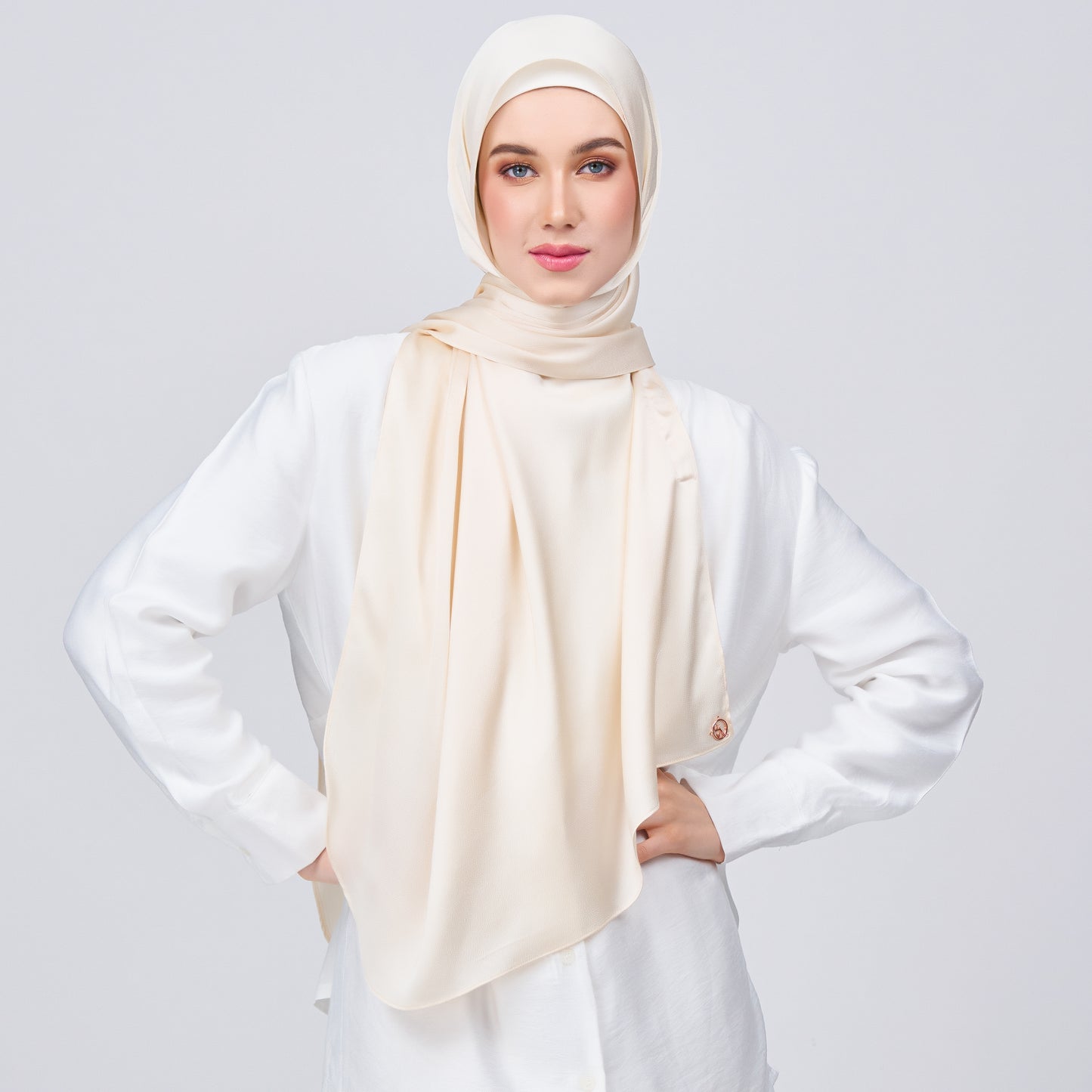 Instant Tag n' Go Shawl | Satin Bulle in Bridal Cream
