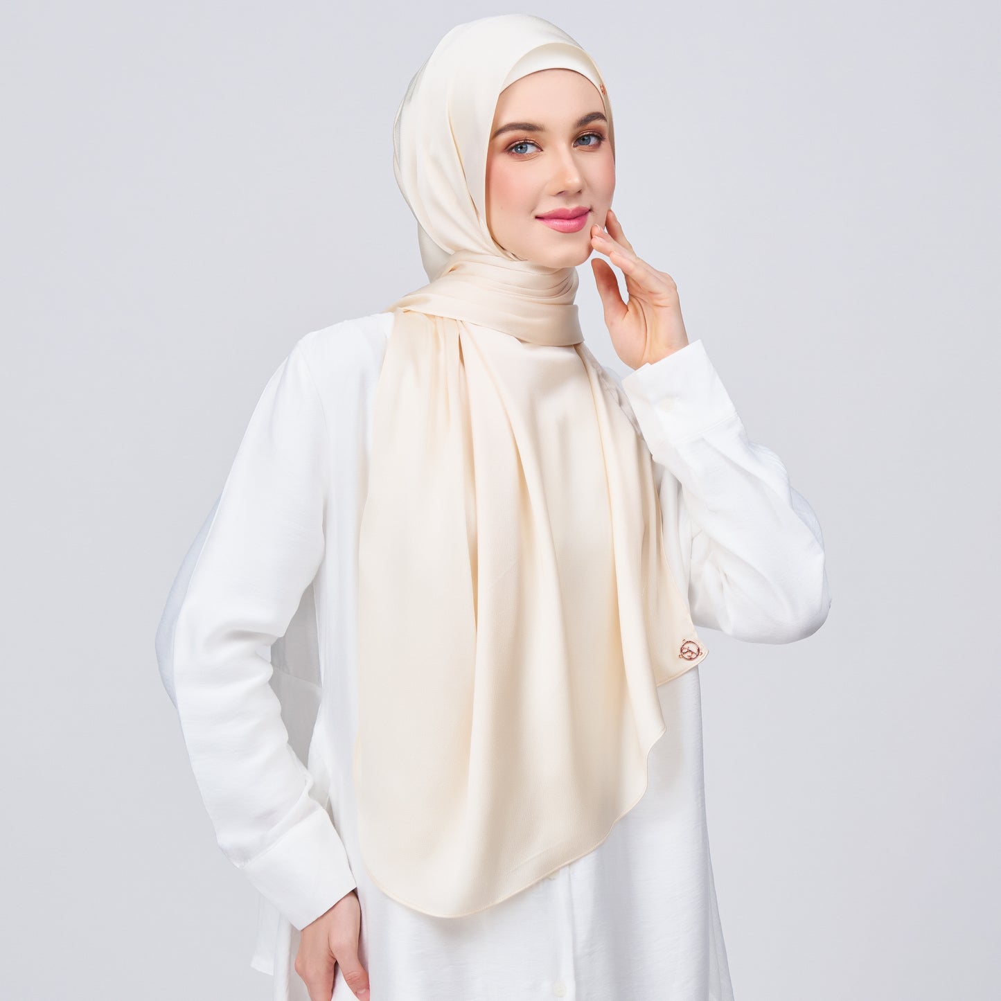 Instant Tag n' Go Shawl | Satin Bulle in Bridal Cream