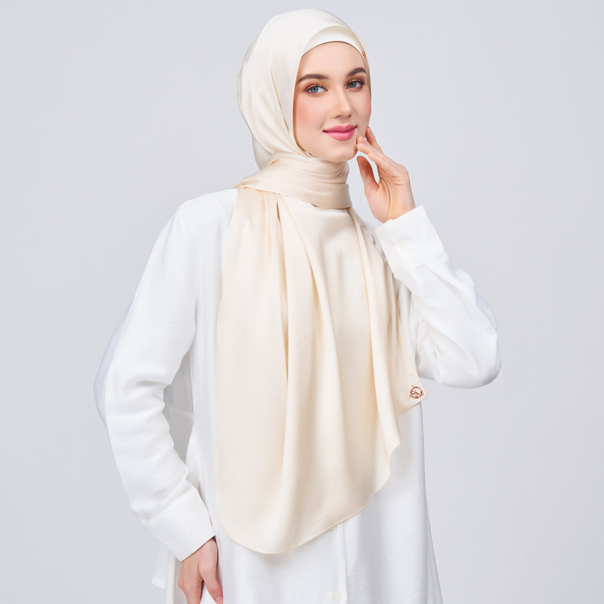 Instant Tag n' Go Shawl | Satin Bulle in Bridal Cream