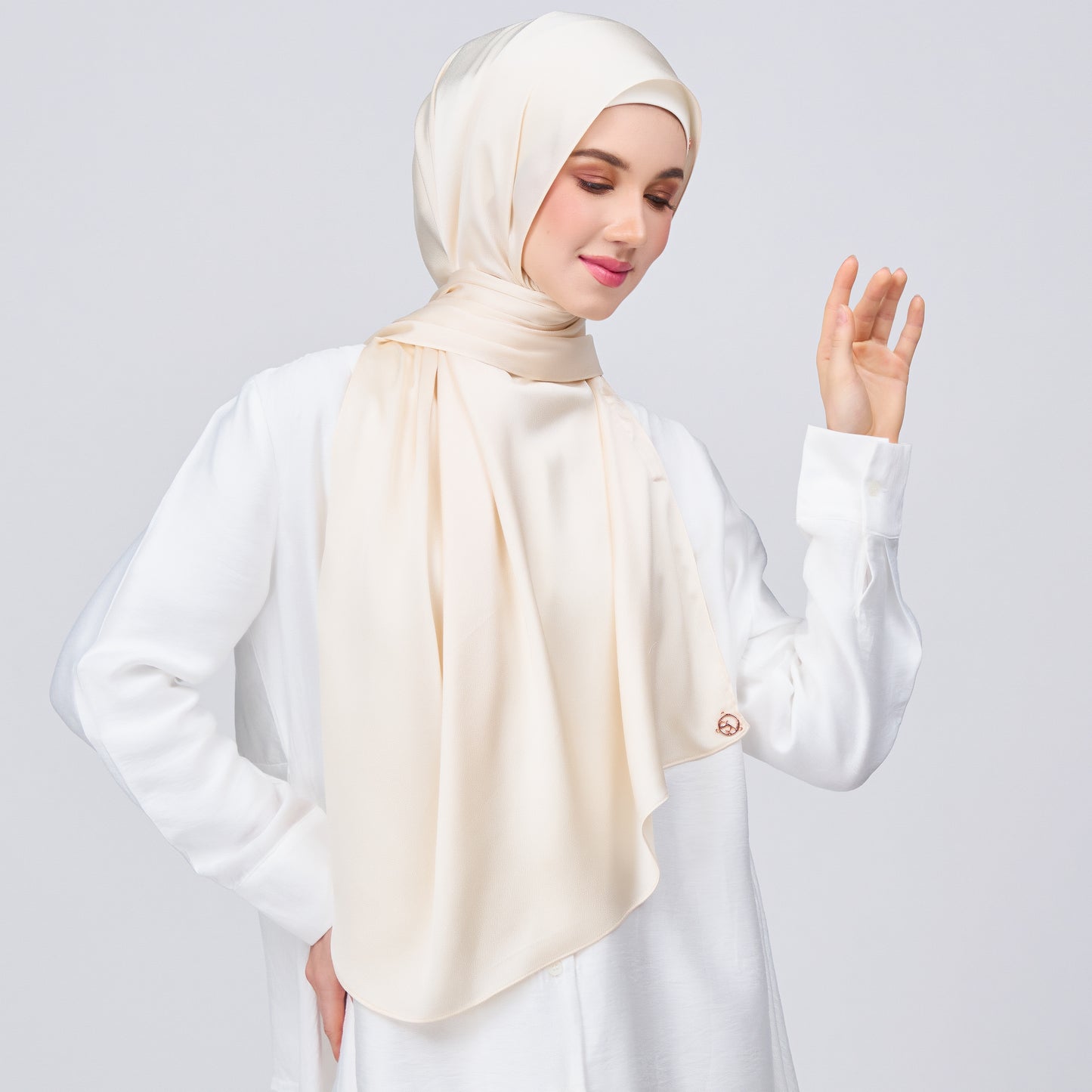Instant Tag n' Go Shawl | Satin Bulle in Bridal Cream