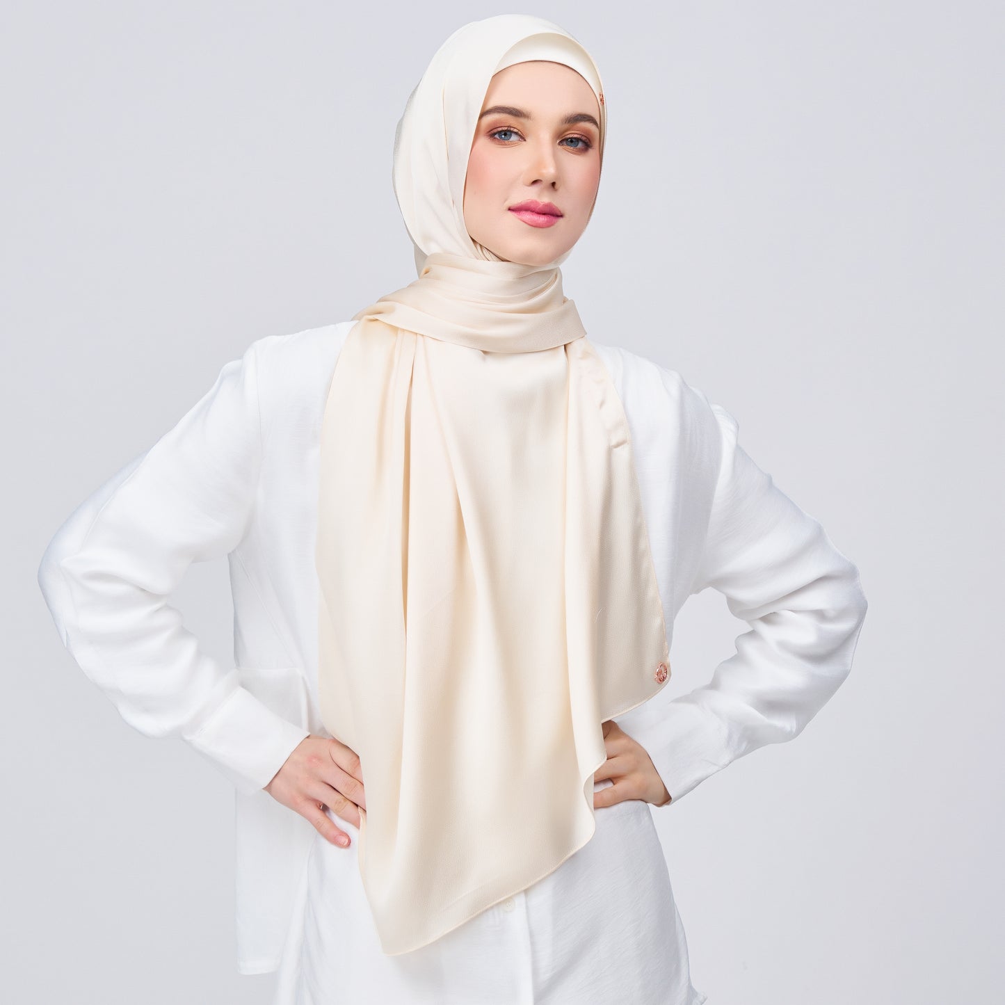 Instant Tag n' Go Shawl | Satin Bulle in Bridal Cream