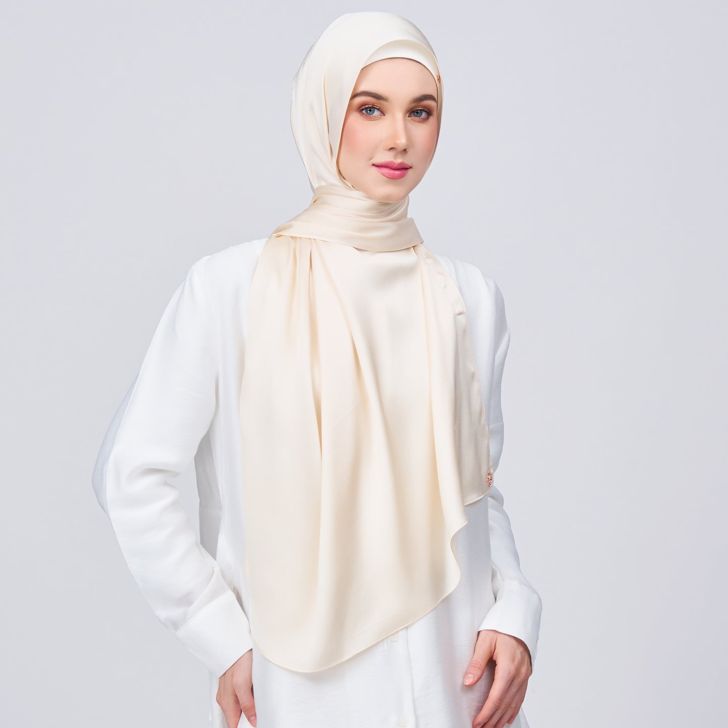 Instant Tag n' Go Shawl | Satin Bulle in Bridal Cream