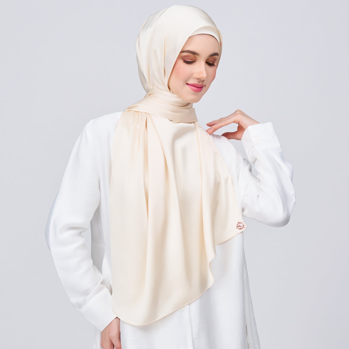 Instant Tag n' Go Shawl | Satin Bulle in Bridal Cream