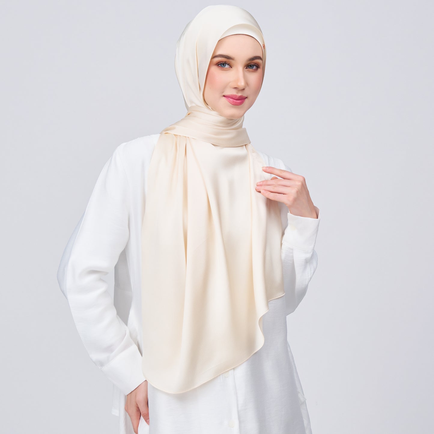 Instant Tag n' Go Shawl | Satin Bulle in Bridal Cream
